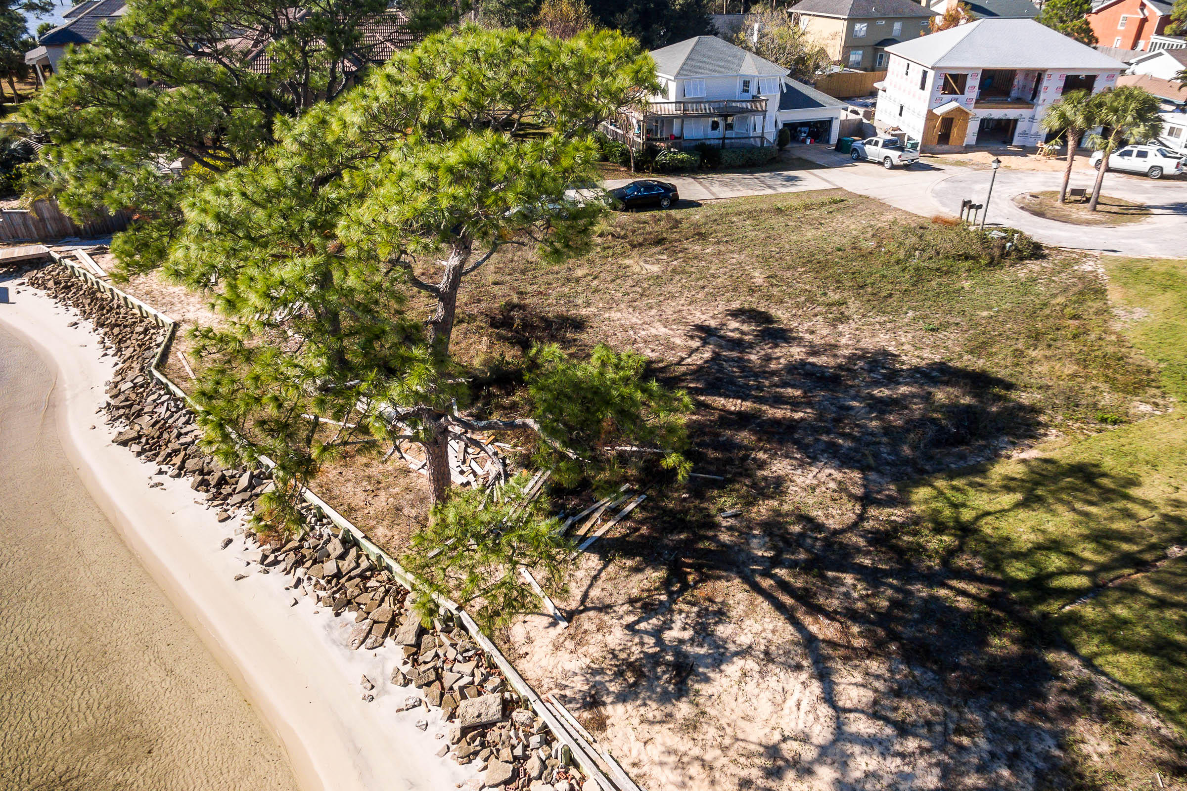 WATERLOO ESTATES - Land