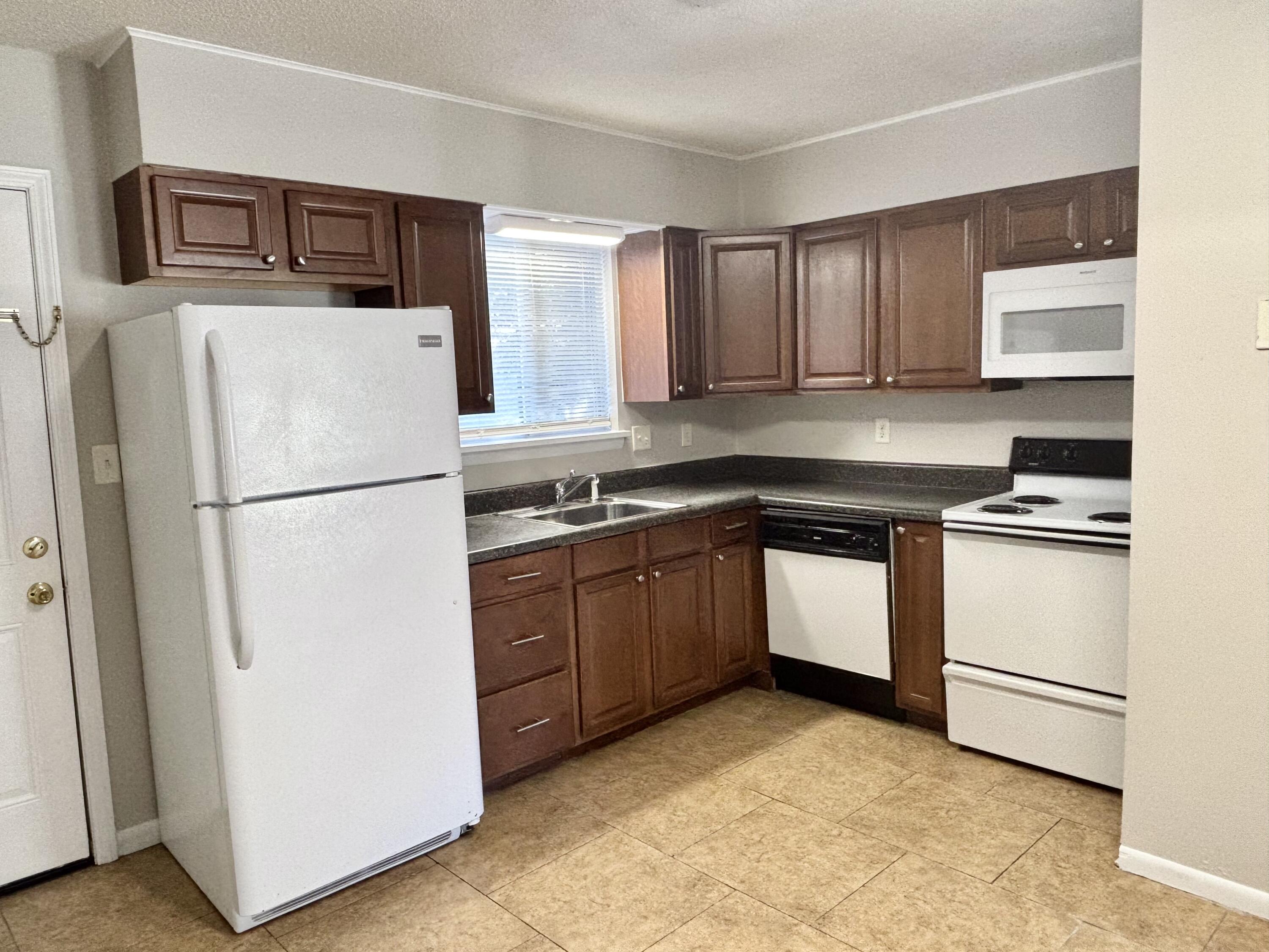 SUNSET STRIP - Residential Lease