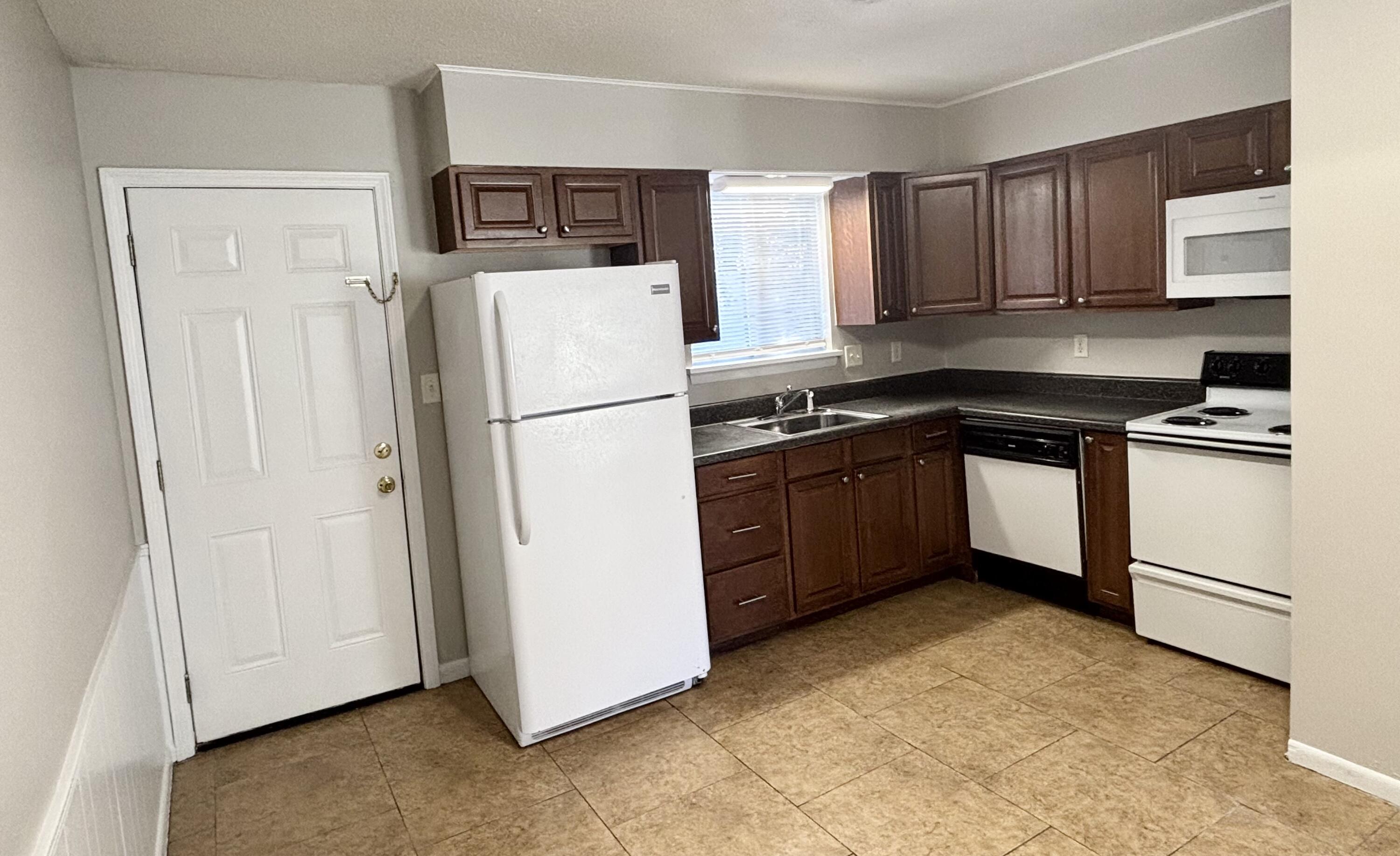 SUNSET STRIP - Residential Lease