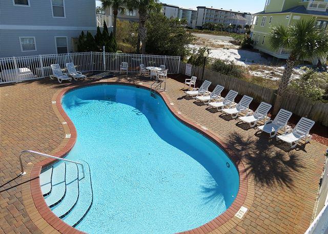 BEACHSIDE VILLAS CONDO - Residential