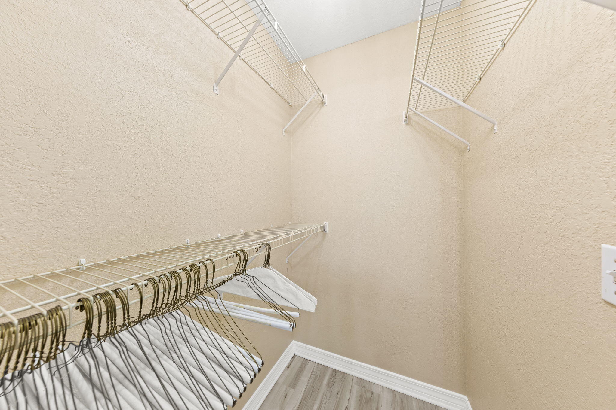 LIVE OAK - Residential