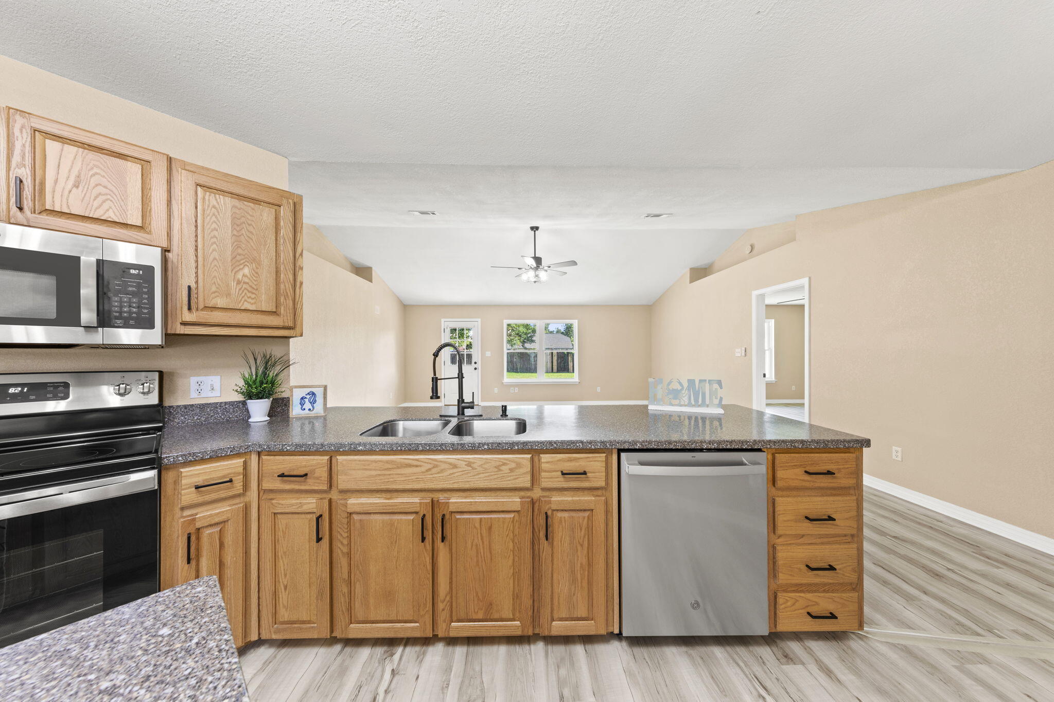 LIVE OAK - Residential