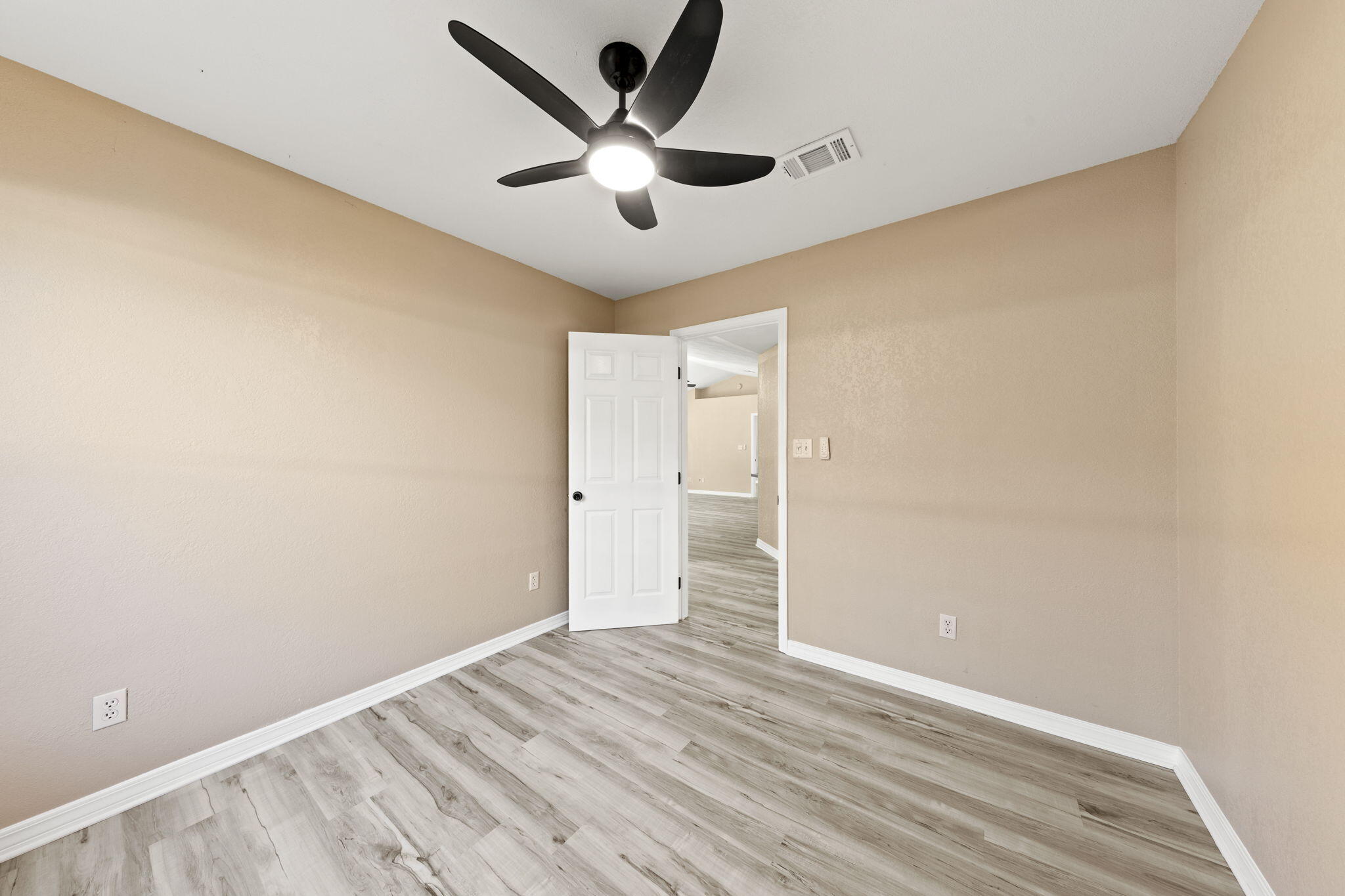 LIVE OAK - Residential