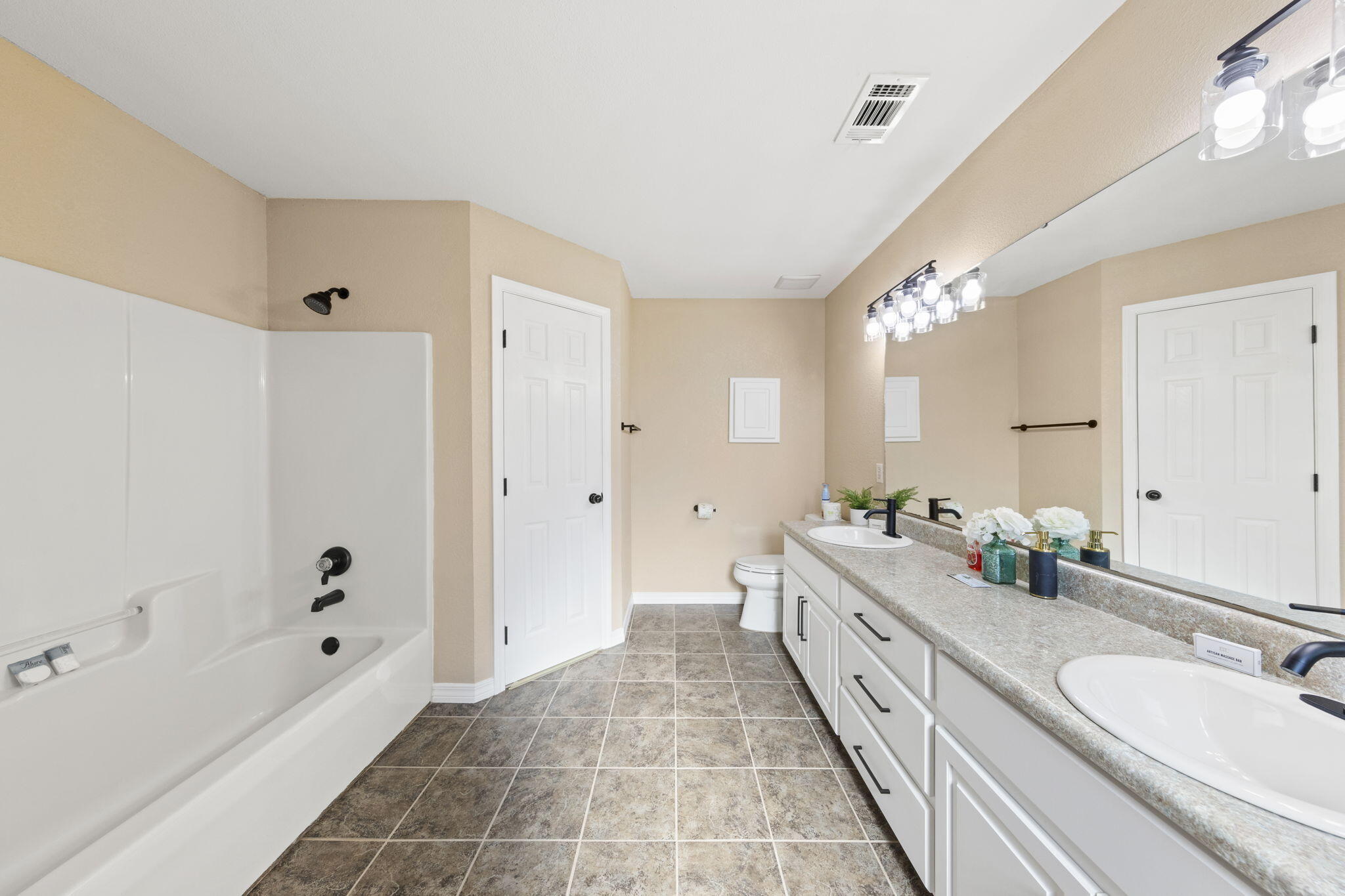 LIVE OAK - Residential