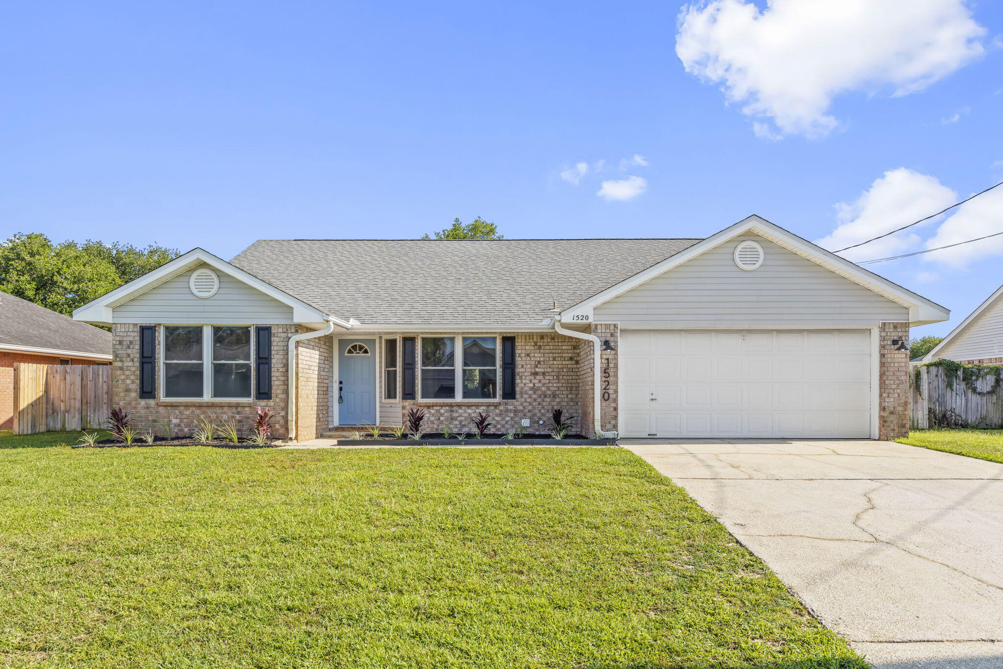 LIVE OAK - Residential