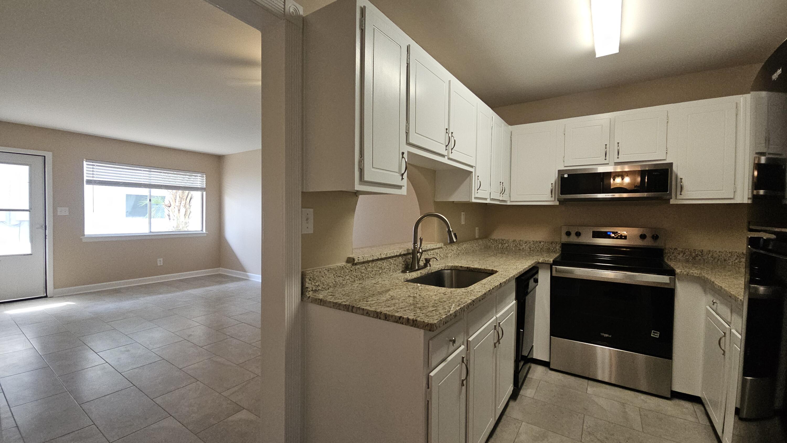 BAYVIEW WATERS CONDO - Residential Lease