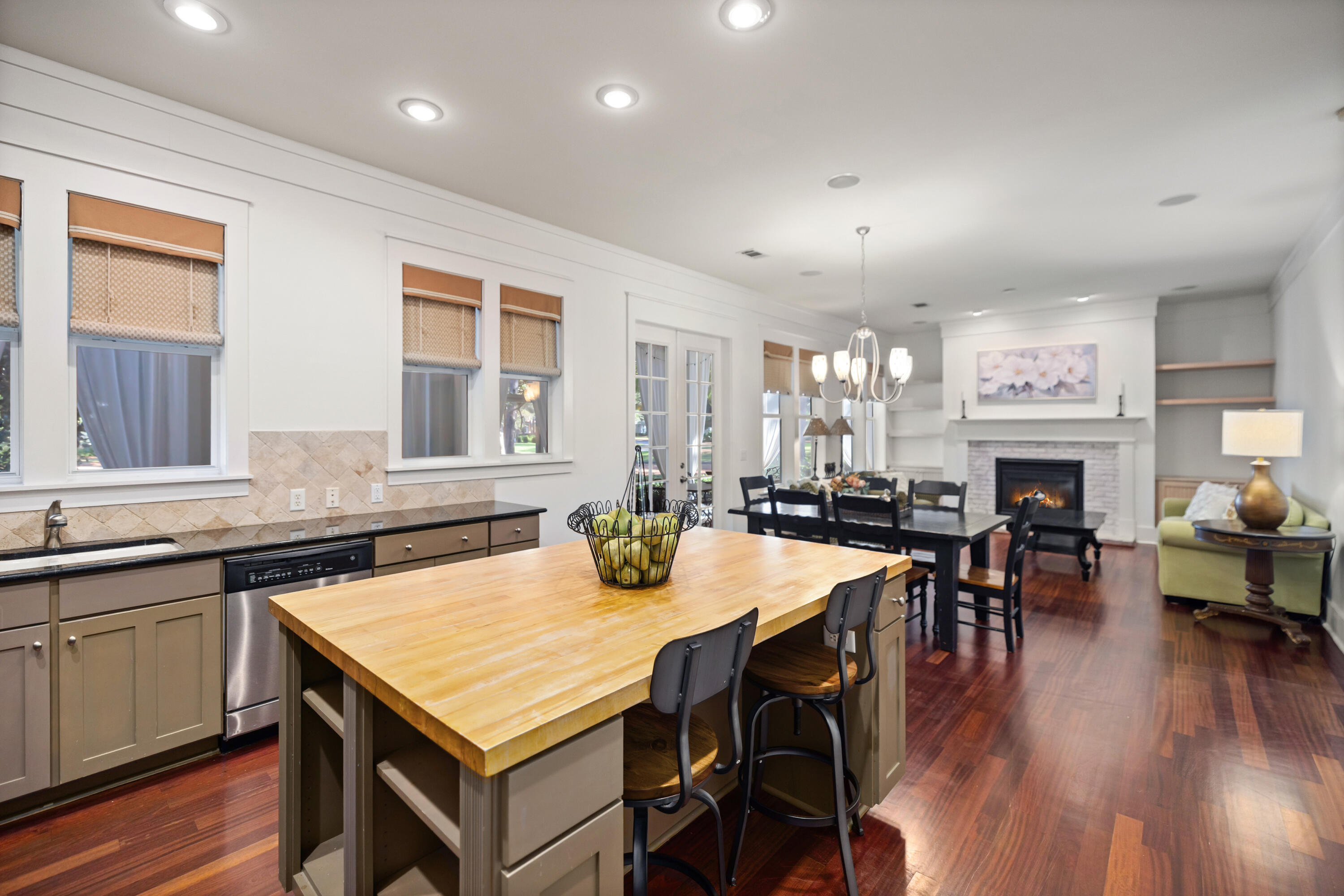 LAUREL GROVE - Residential