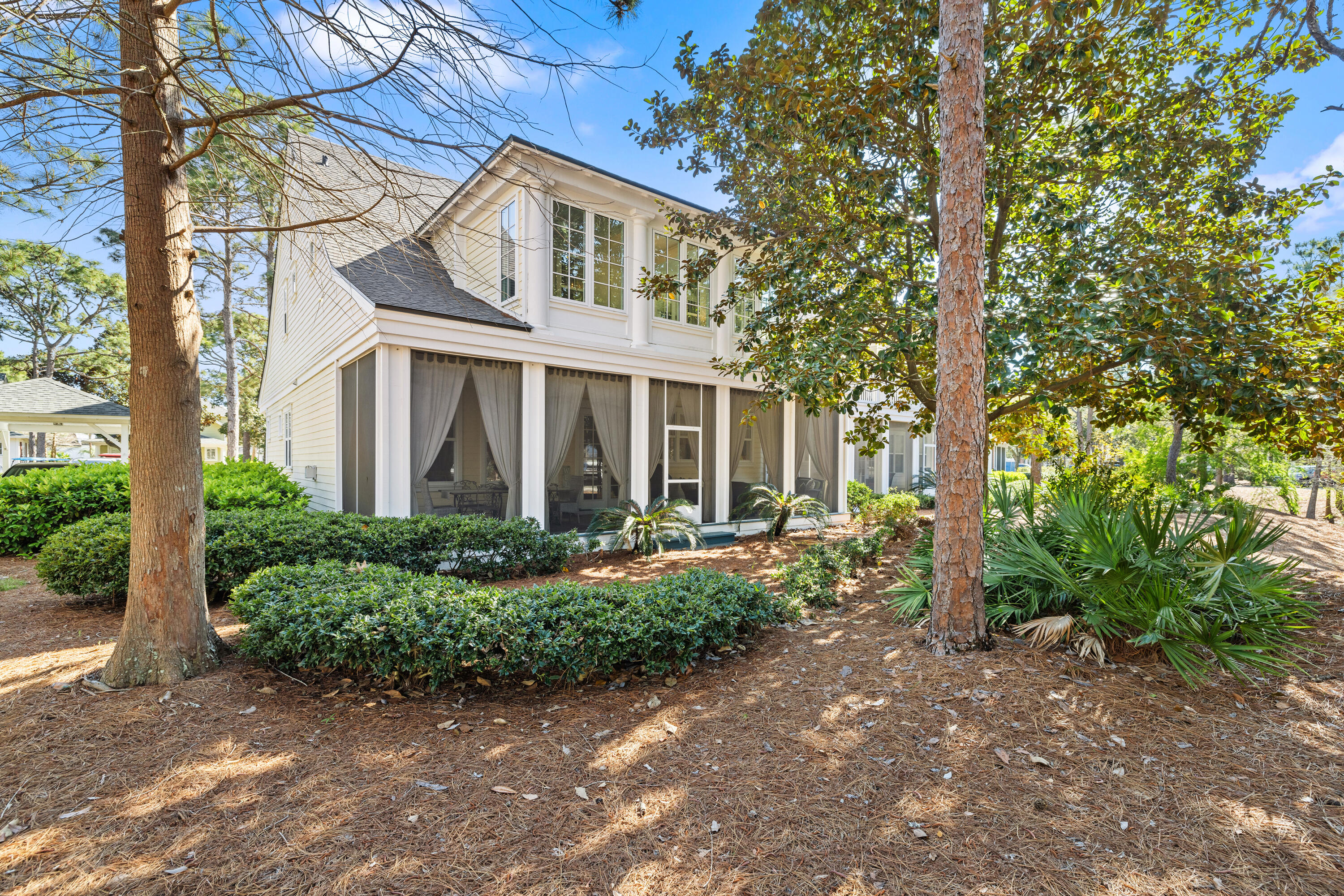 LAUREL GROVE - Residential
