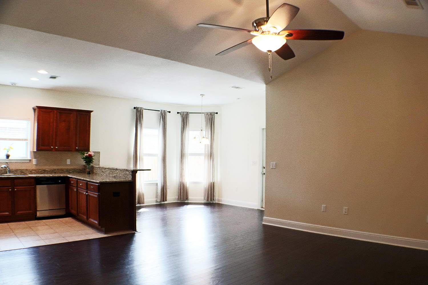 DRIFTWOOD ESTATES - Residential Lease