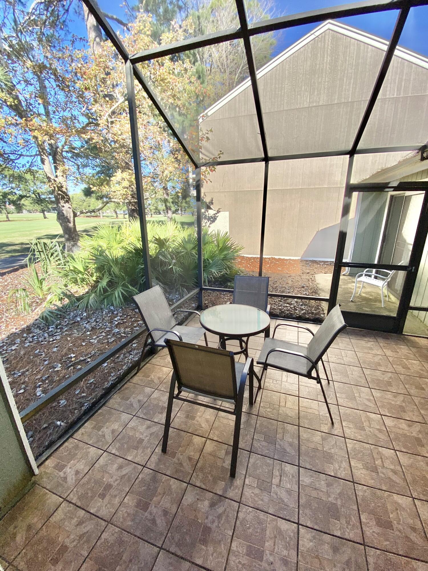 LINKSIDE VILLAGE UNIT 1 - Residential