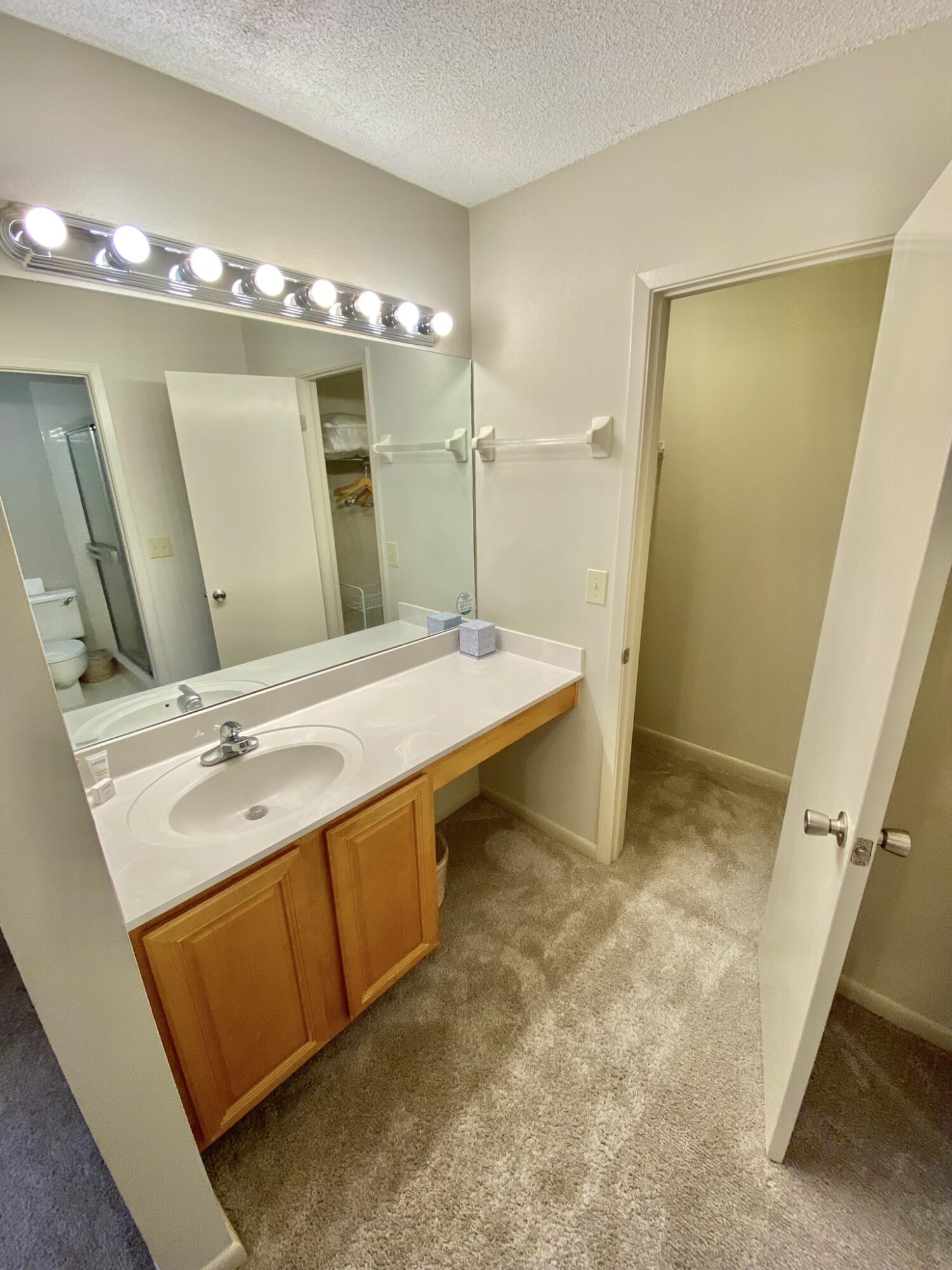 LINKSIDE VILLAGE UNIT 1 - Residential