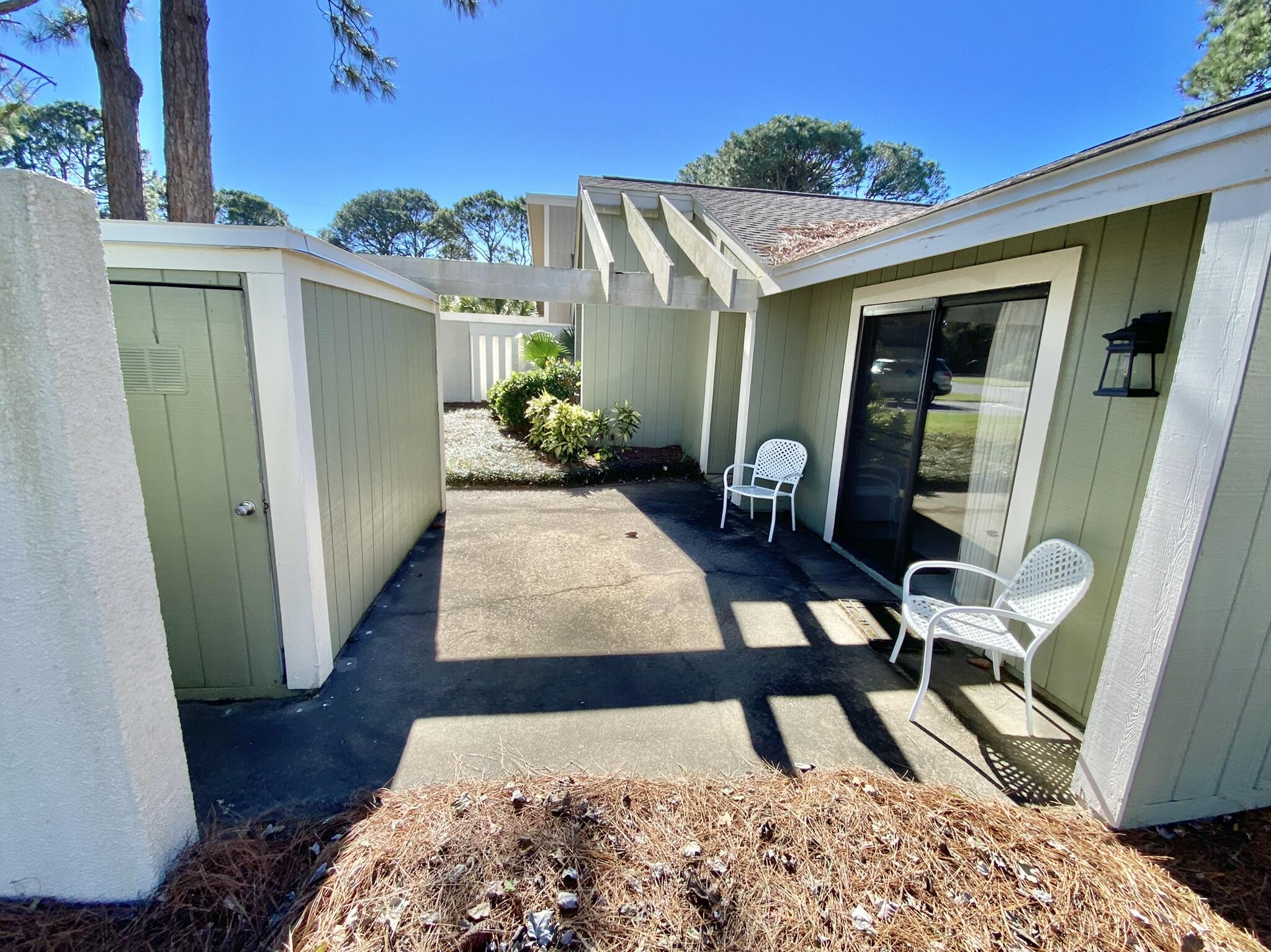 LINKSIDE VILLAGE UNIT 1 - Residential