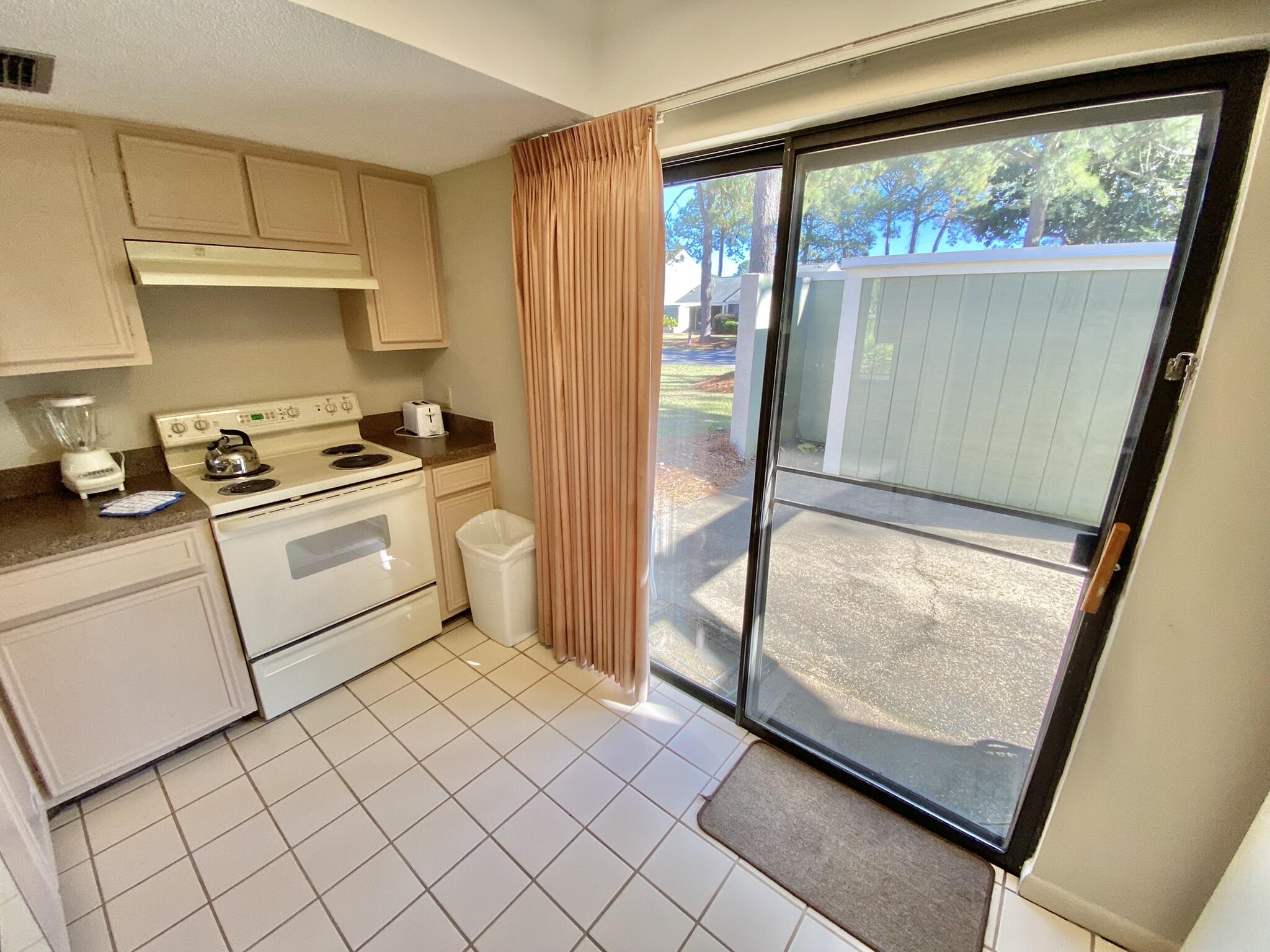 LINKSIDE VILLAGE UNIT 1 - Residential