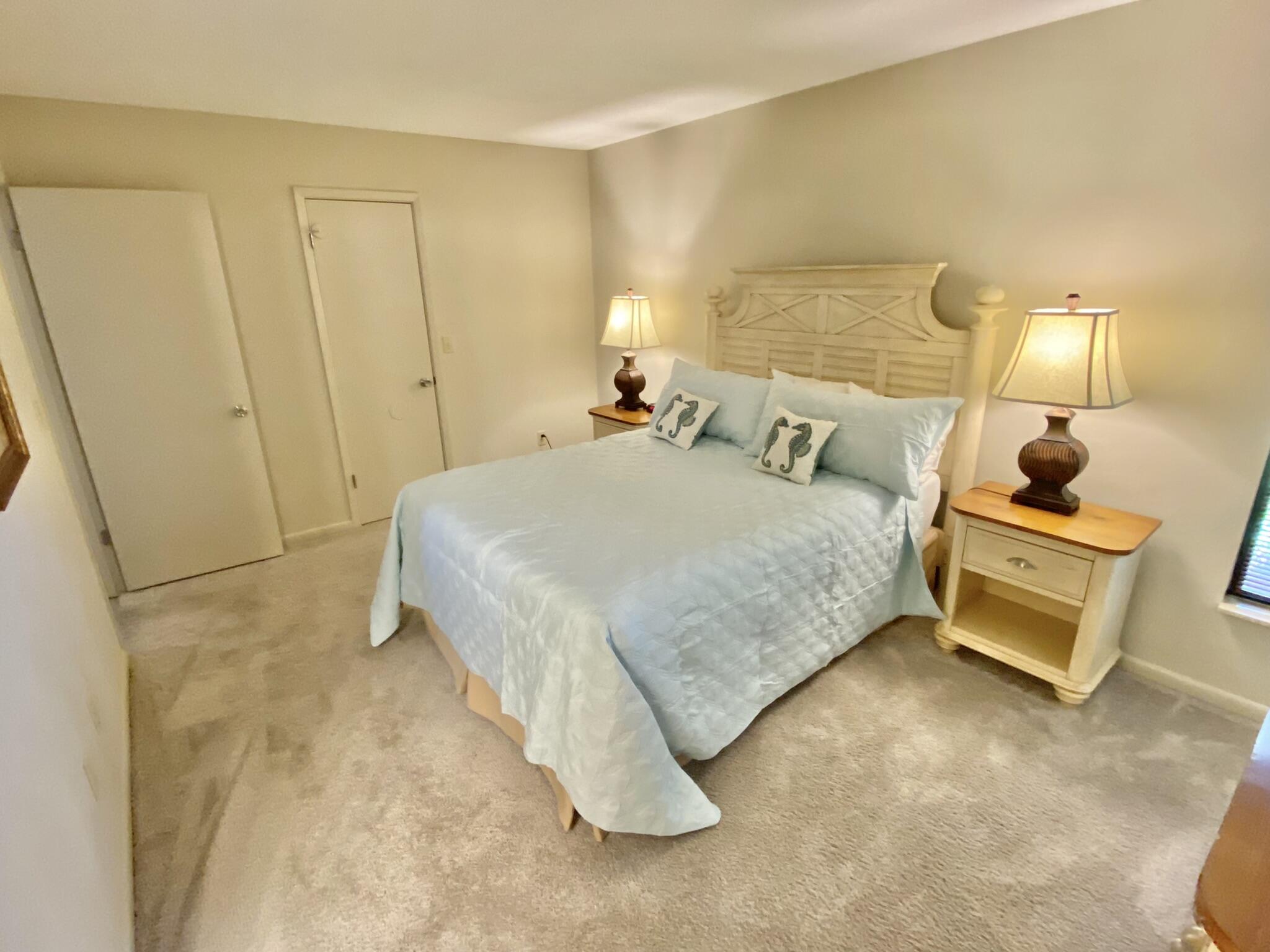 LINKSIDE VILLAGE UNIT 1 - Residential