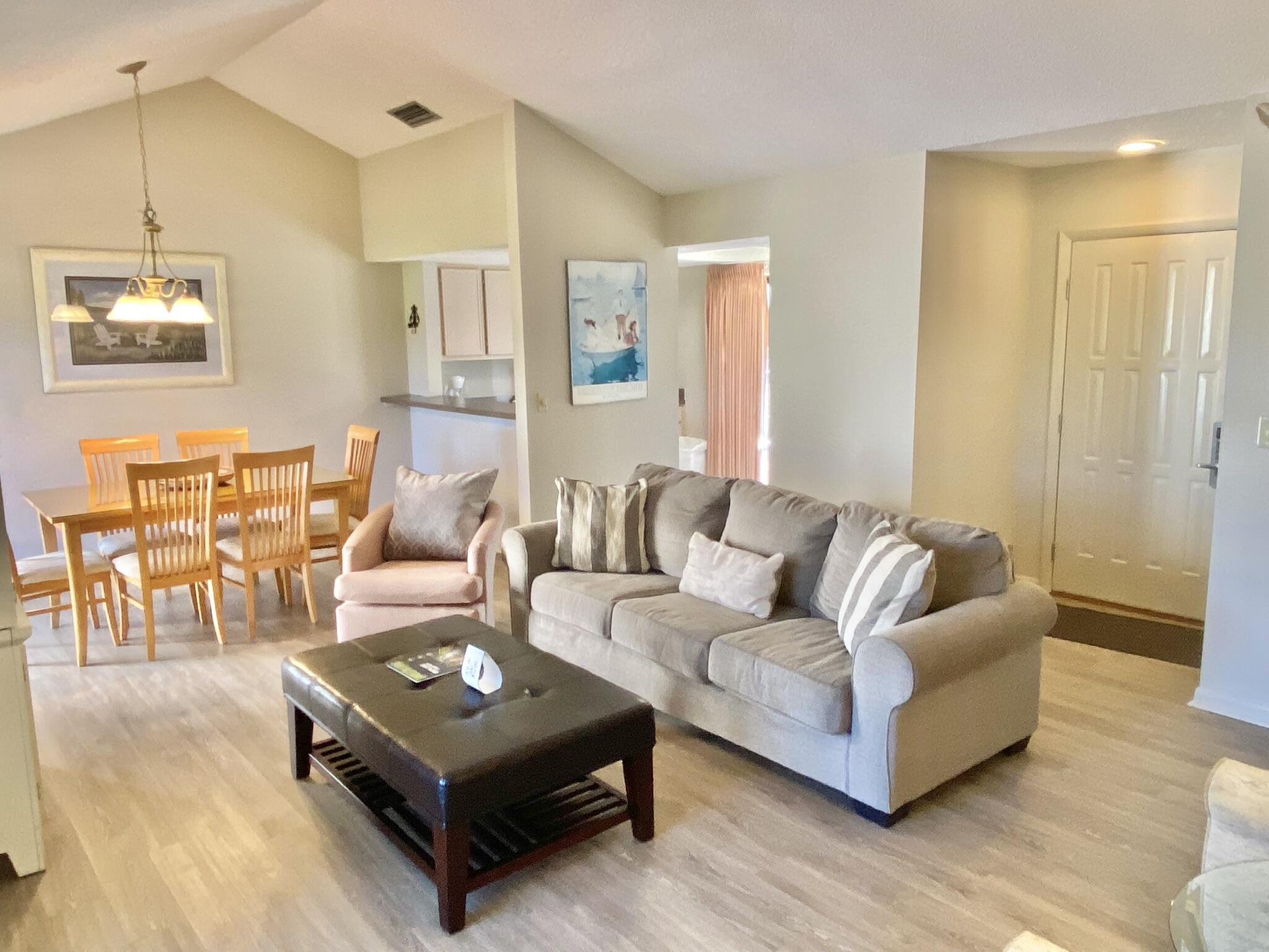 LINKSIDE VILLAGE UNIT 1 - Residential