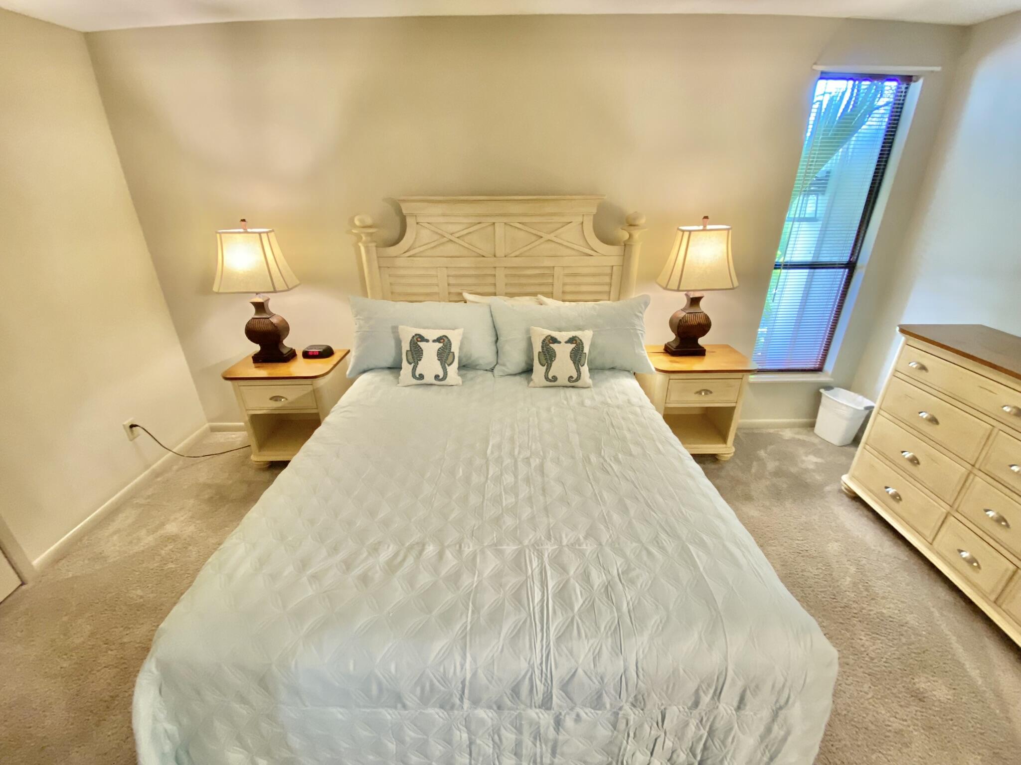 LINKSIDE VILLAGE UNIT 1 - Residential