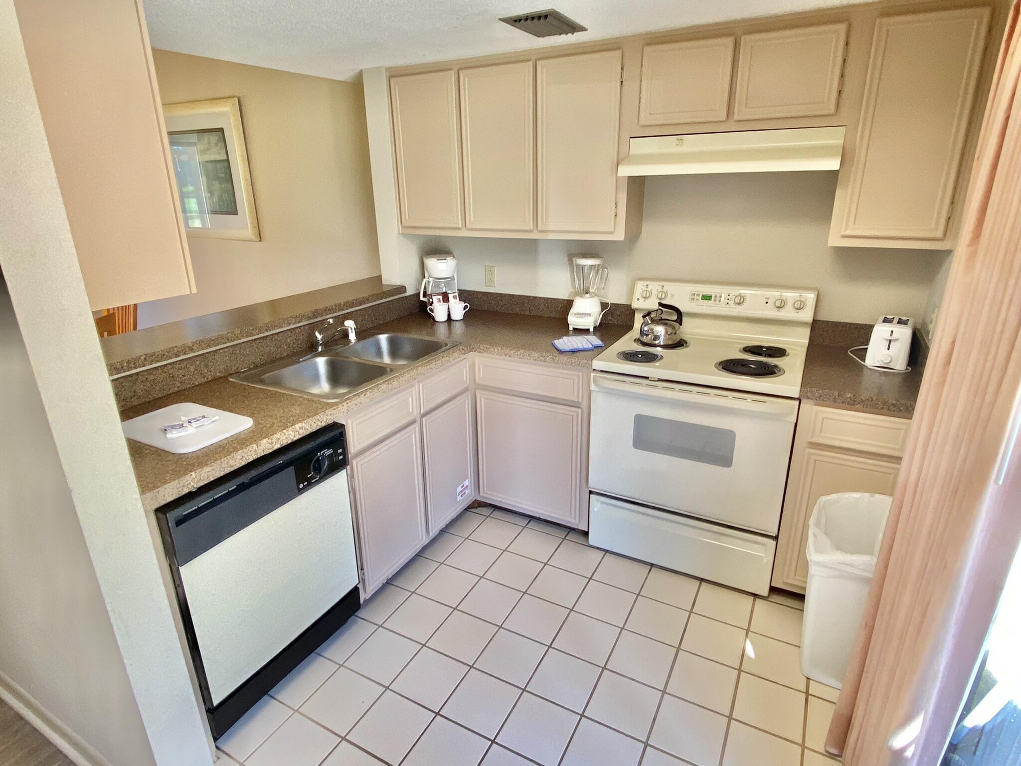 LINKSIDE VILLAGE UNIT 1 - Residential