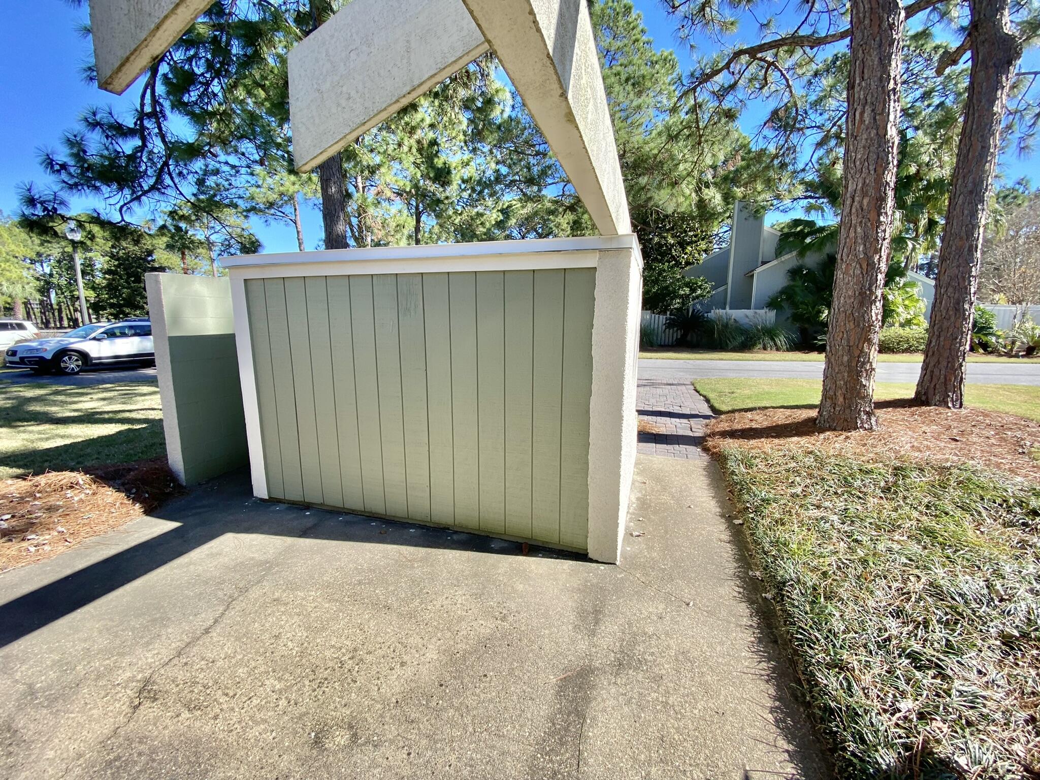 LINKSIDE VILLAGE UNIT 1 - Residential