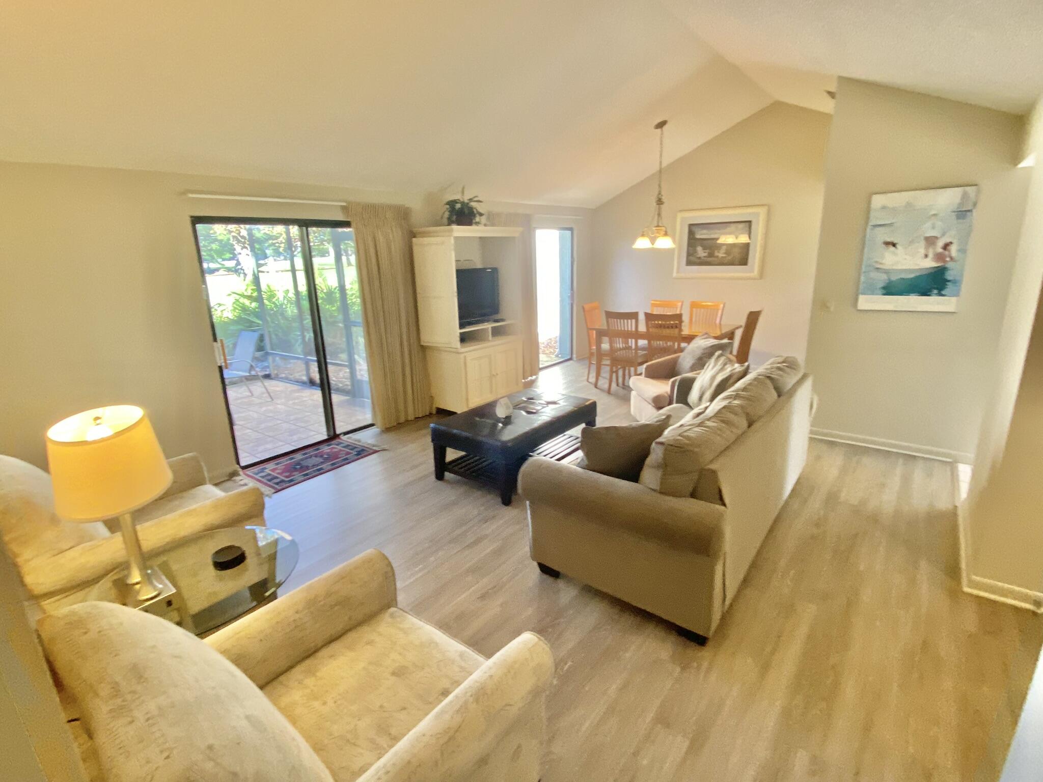 LINKSIDE VILLAGE UNIT 1 - Residential