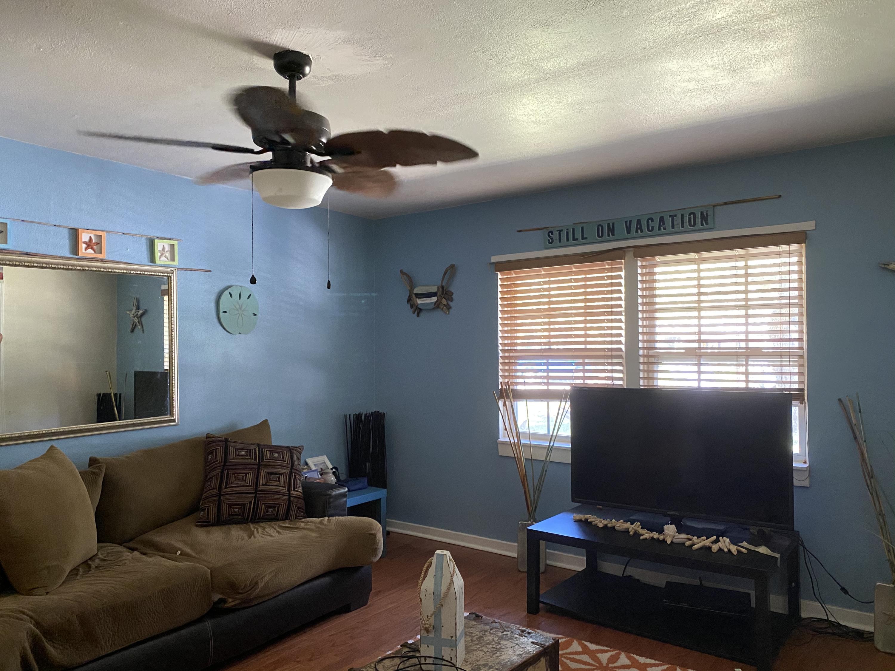 ELLIOTTS POINT - Residential