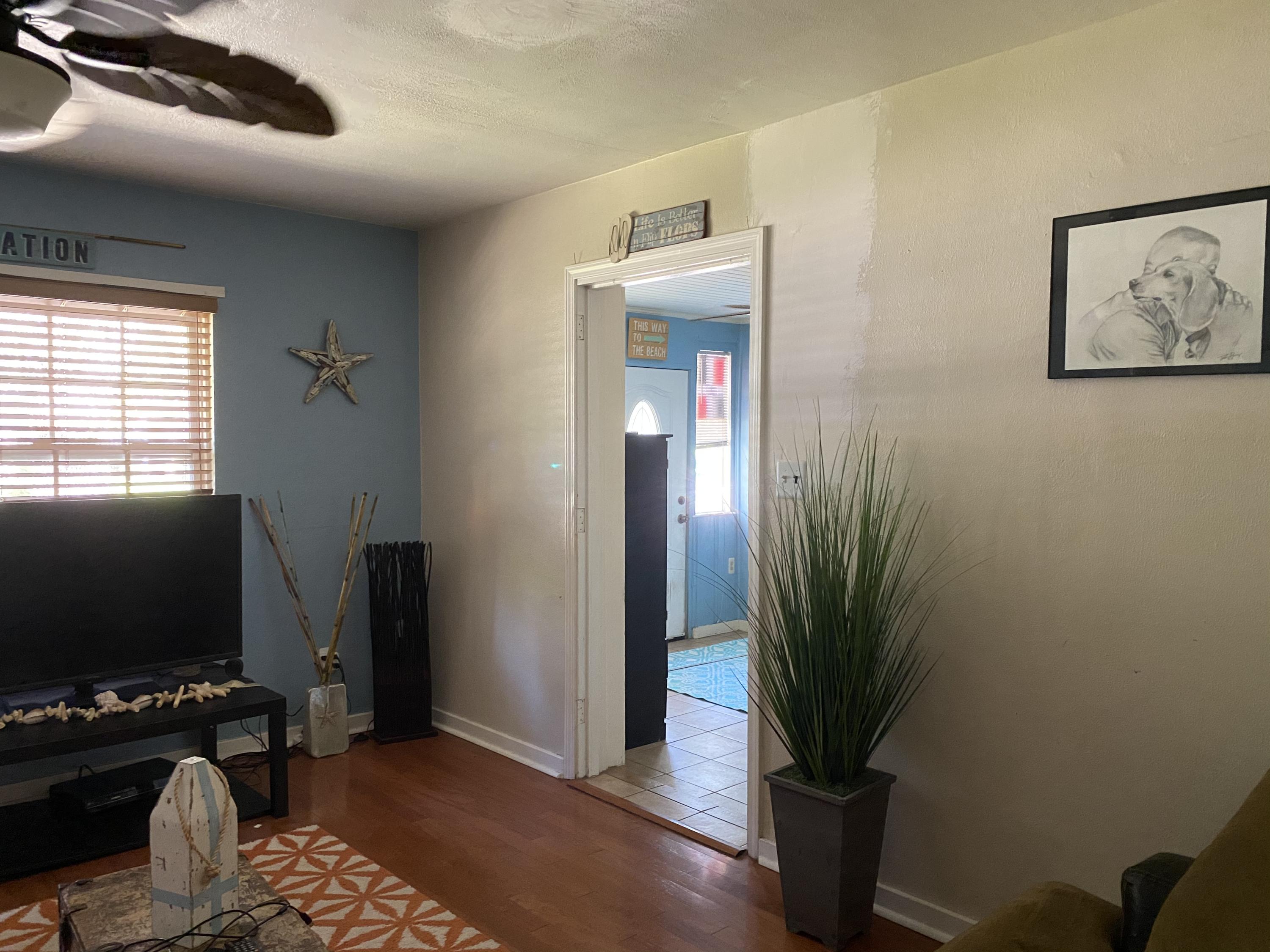 ELLIOTTS POINT - Residential