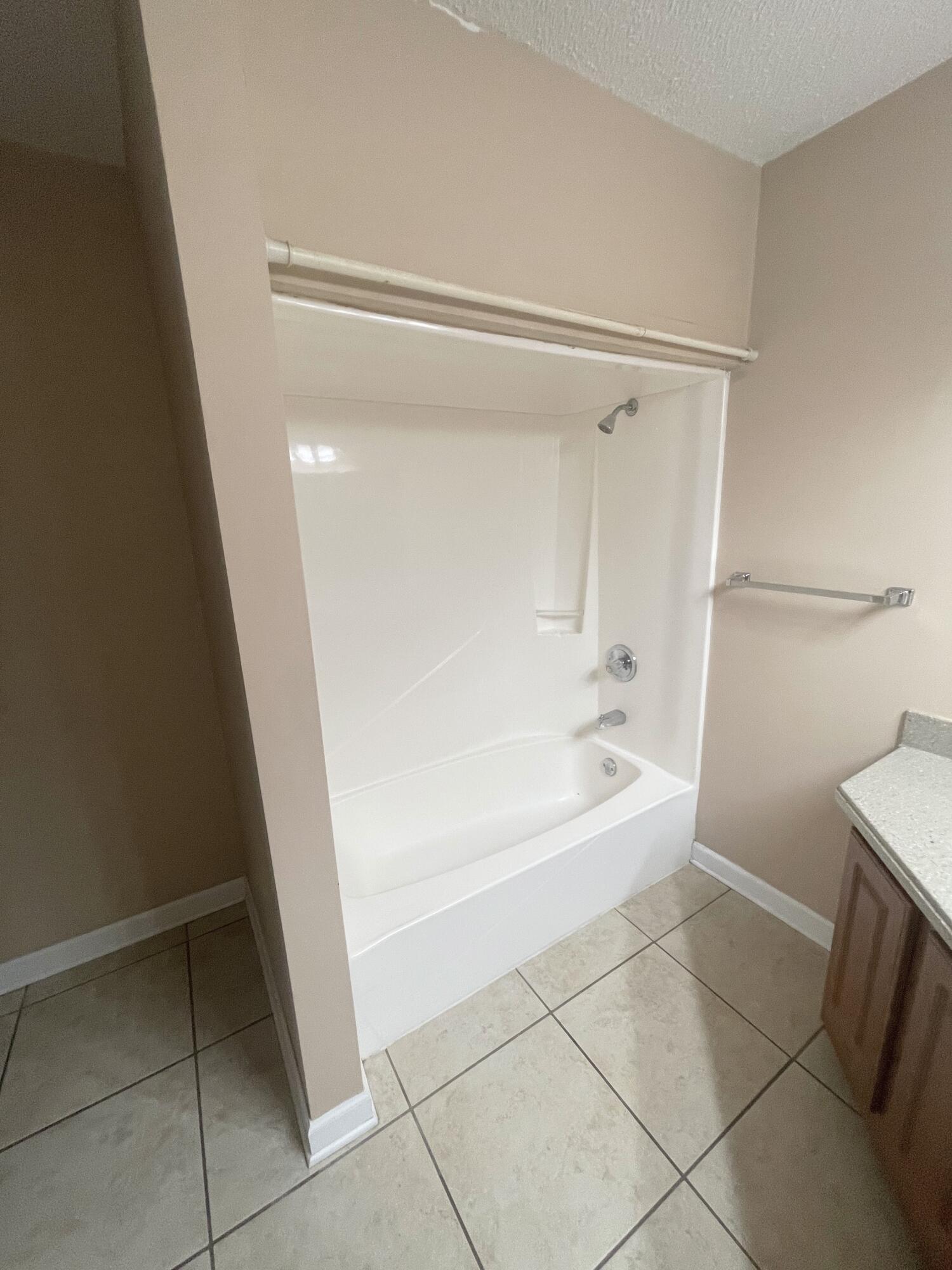 Lakeside Condo B/B - Residential