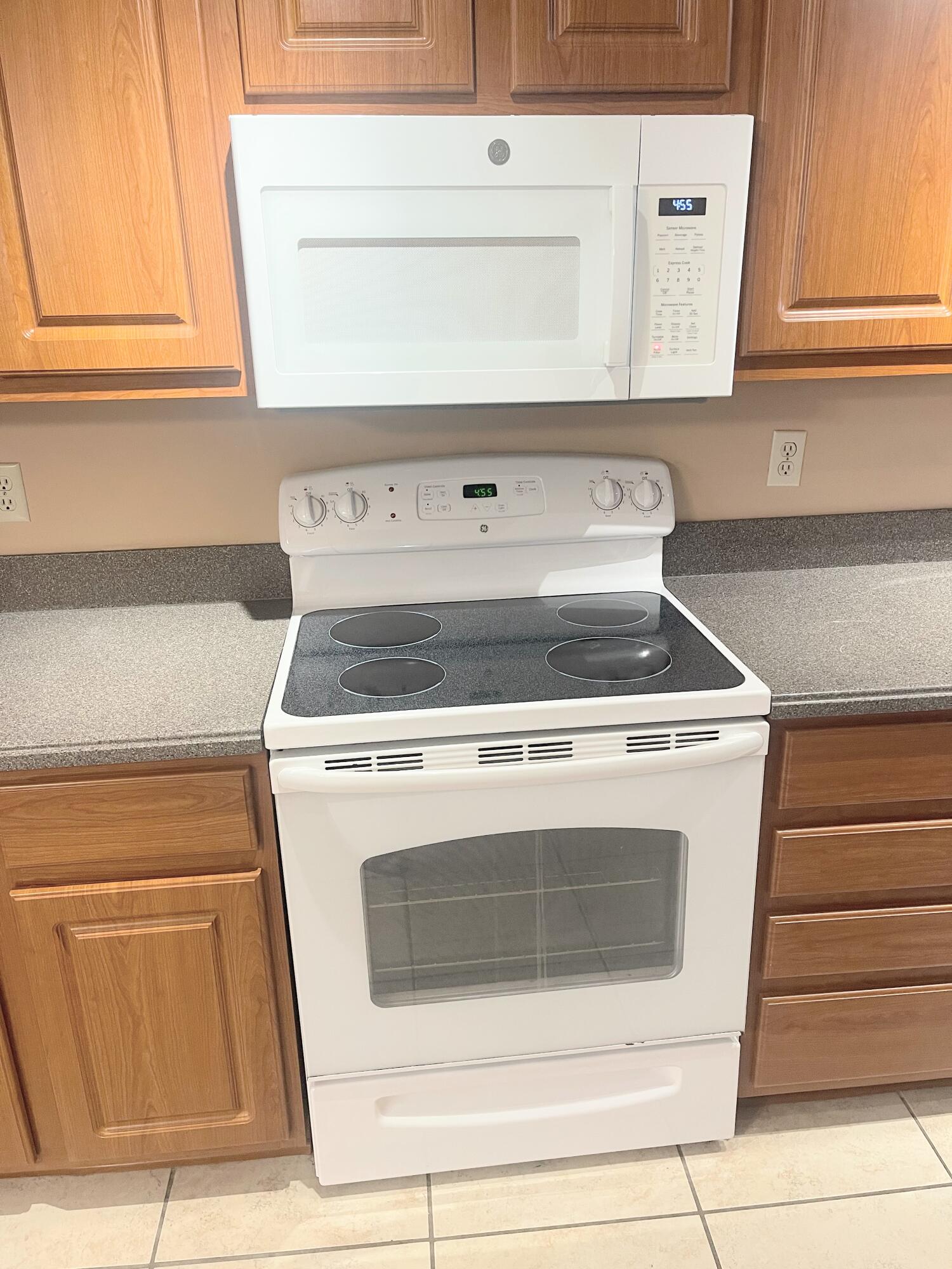 Lakeside Condo B/B - Residential