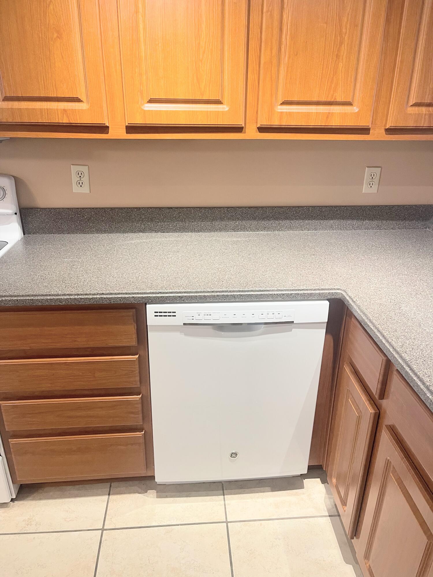 Lakeside Condo B/B - Residential