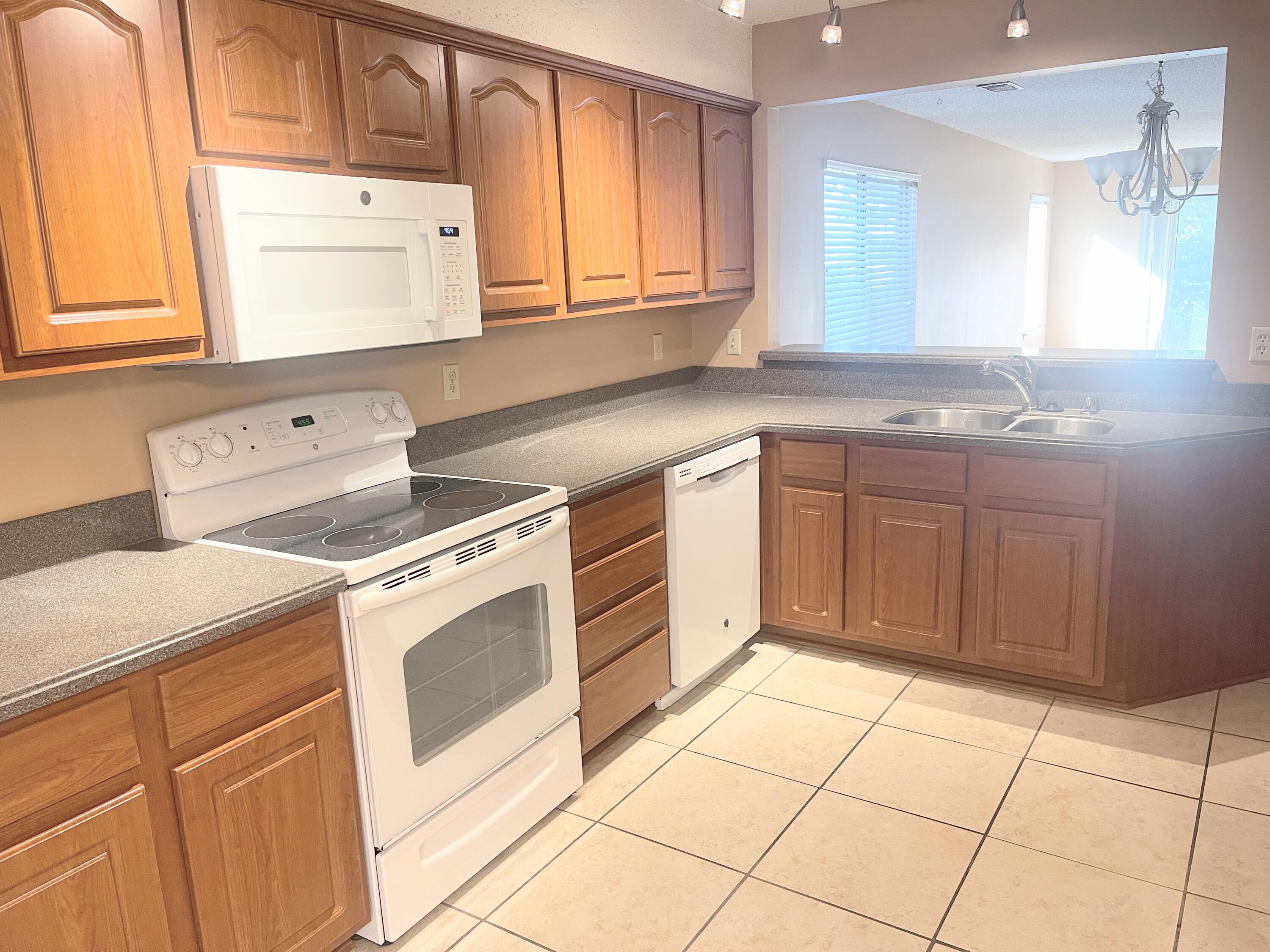 Lakeside Condo B/B - Residential