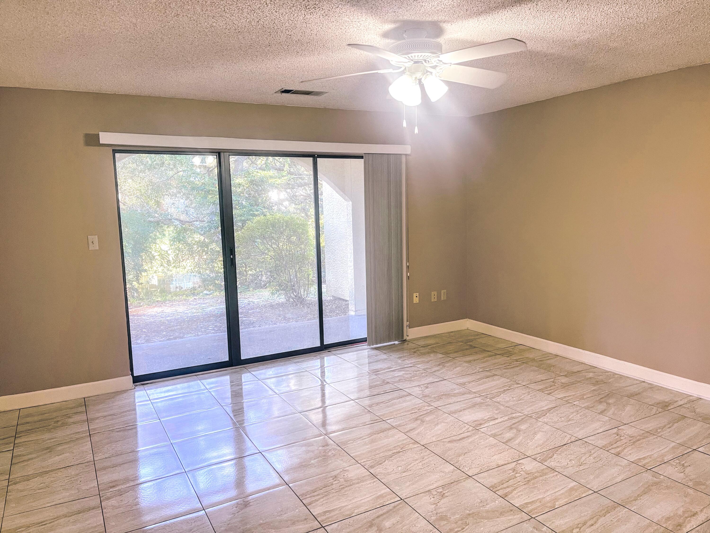 Lakeside Condo B/B - Residential