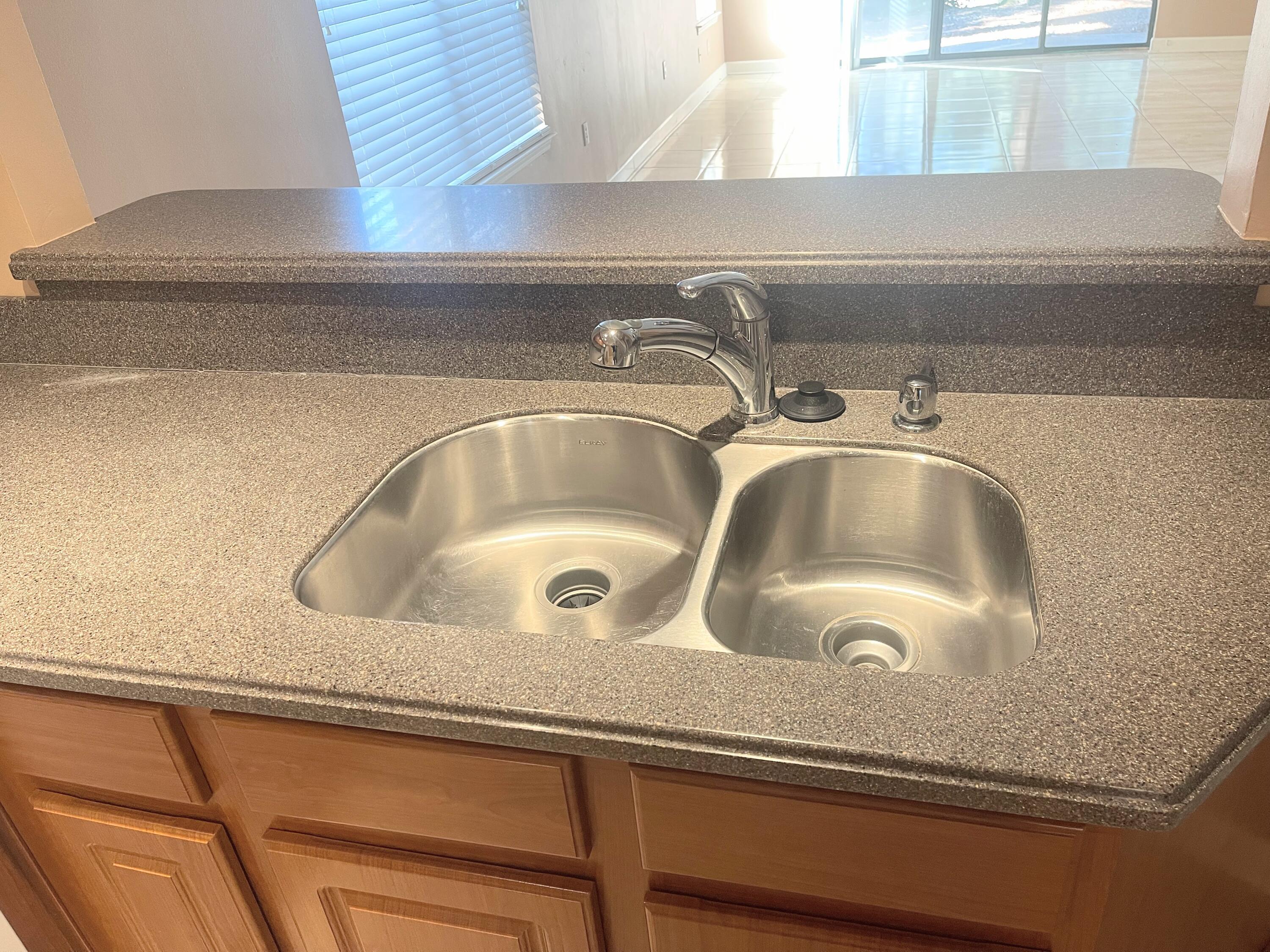 Lakeside Condo B/B - Residential