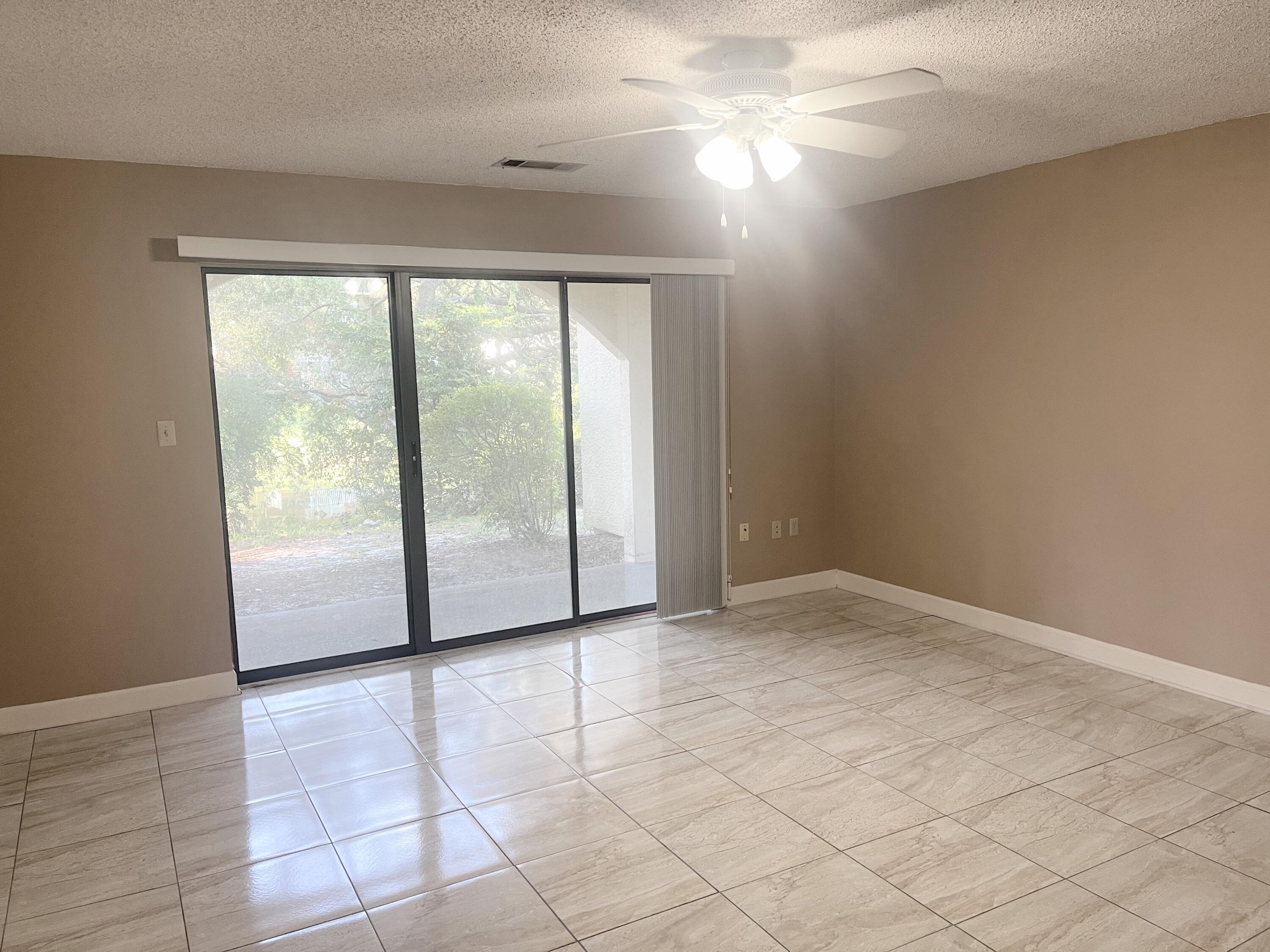 Lakeside Condo B/B - Residential