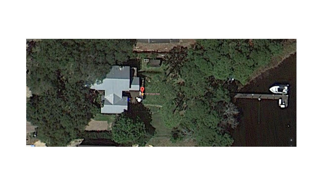 VALPARAISO P/C 6 LOTS 6 7 20 21 BLK 32 & PART VINE AVE ADJ SAID LOTS - Residential