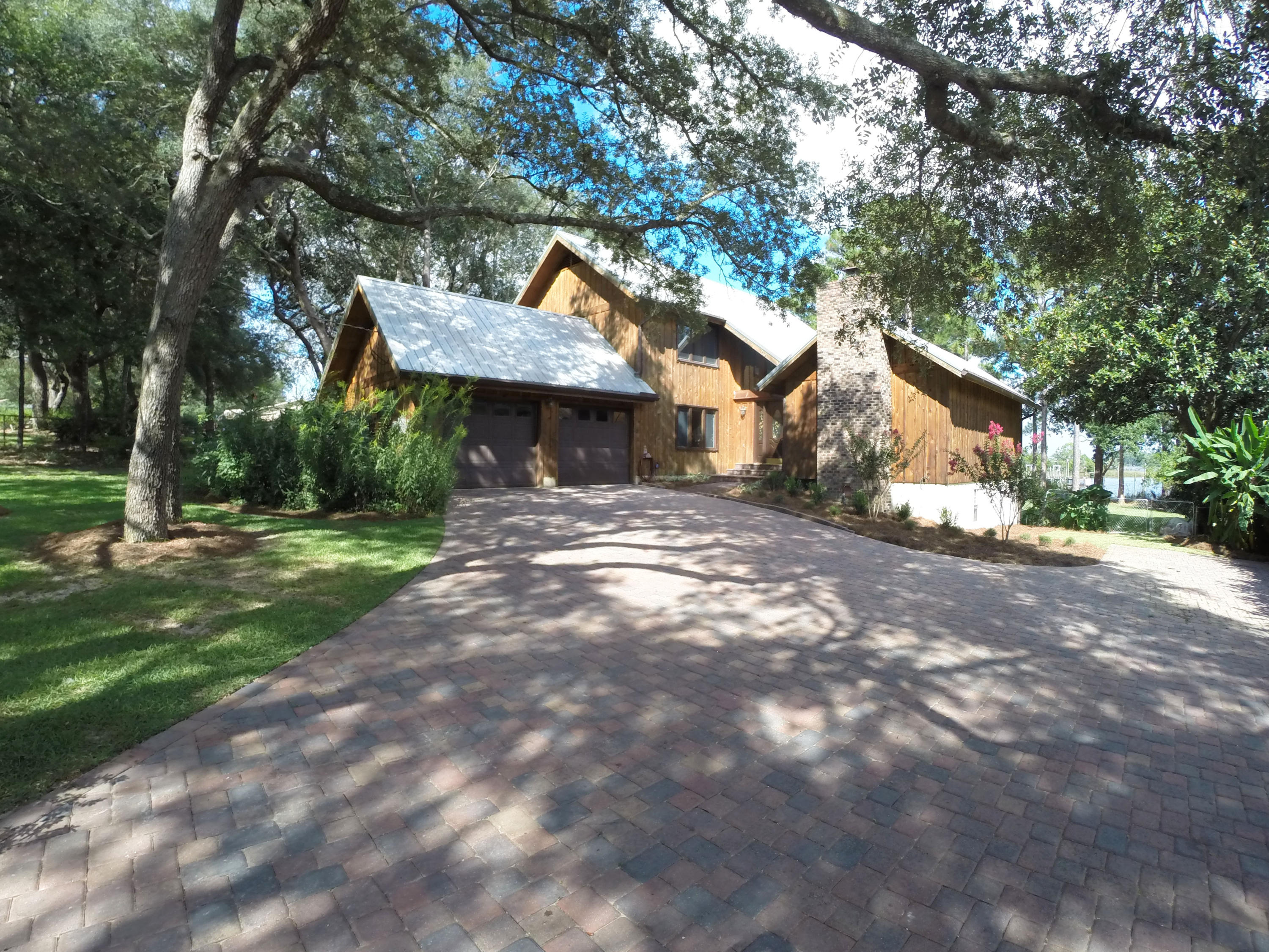 VALPARAISO P/C 6 LOTS 6 7 20 21 BLK 32 & PART VINE AVE ADJ SAID LOTS - Residential