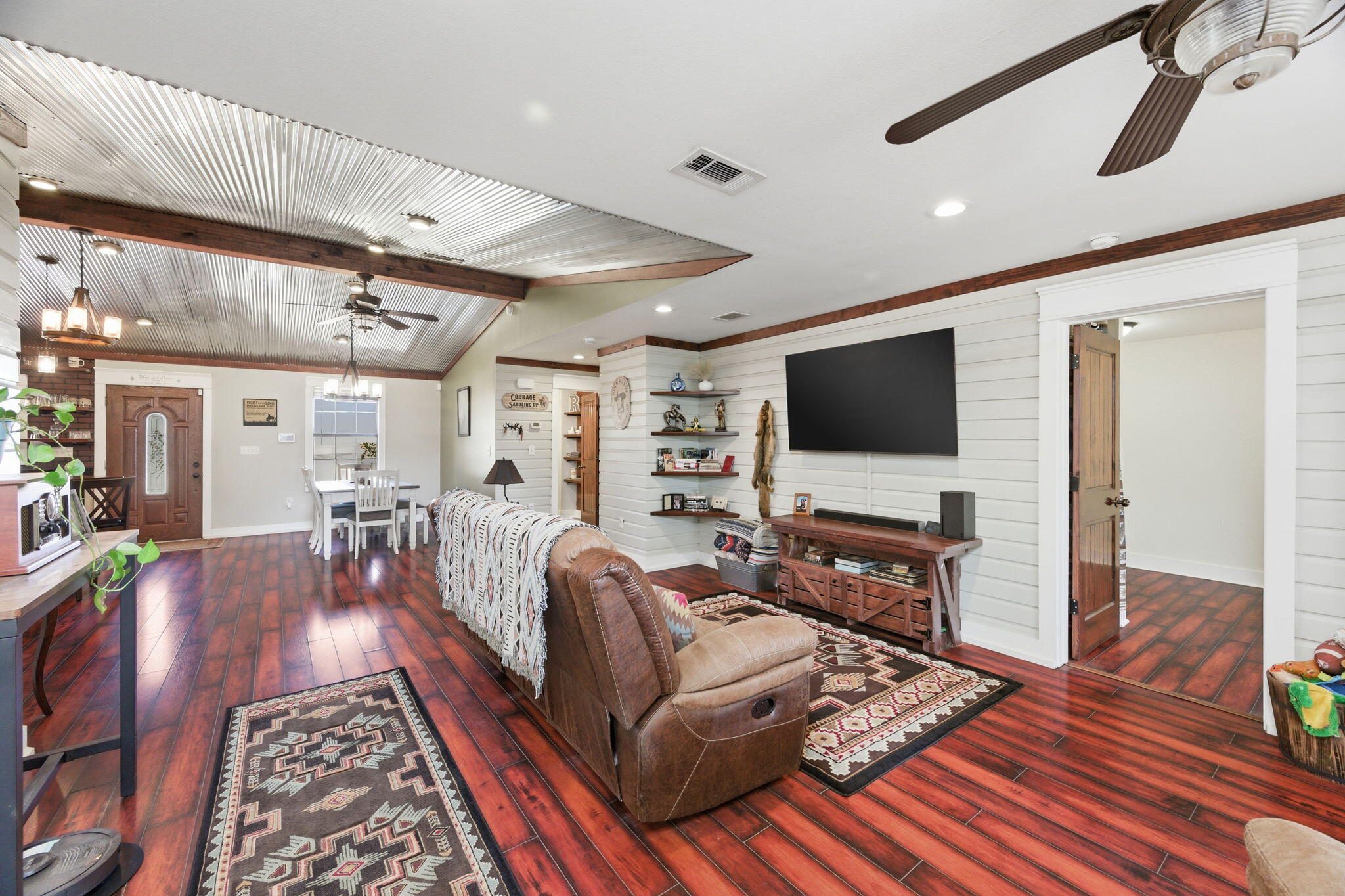 OAKDALE M/F N95 FT OF W1/2 LOT 4 BLK 3 - Residential