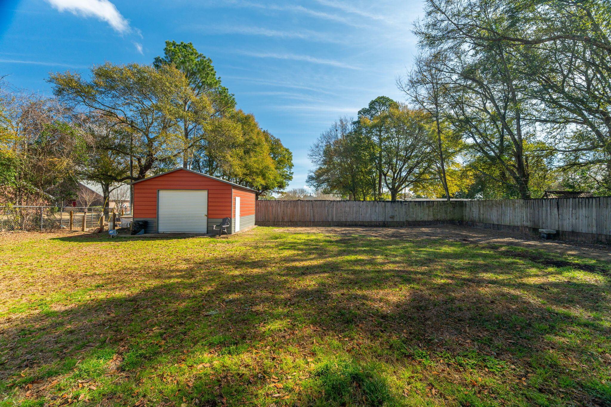 OAKDALE M/F N95 FT OF W1/2 LOT 4 BLK 3 - Residential