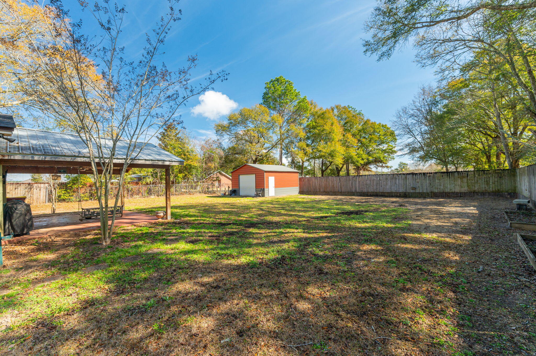 OAKDALE M/F N95 FT OF W1/2 LOT 4 BLK 3 - Residential