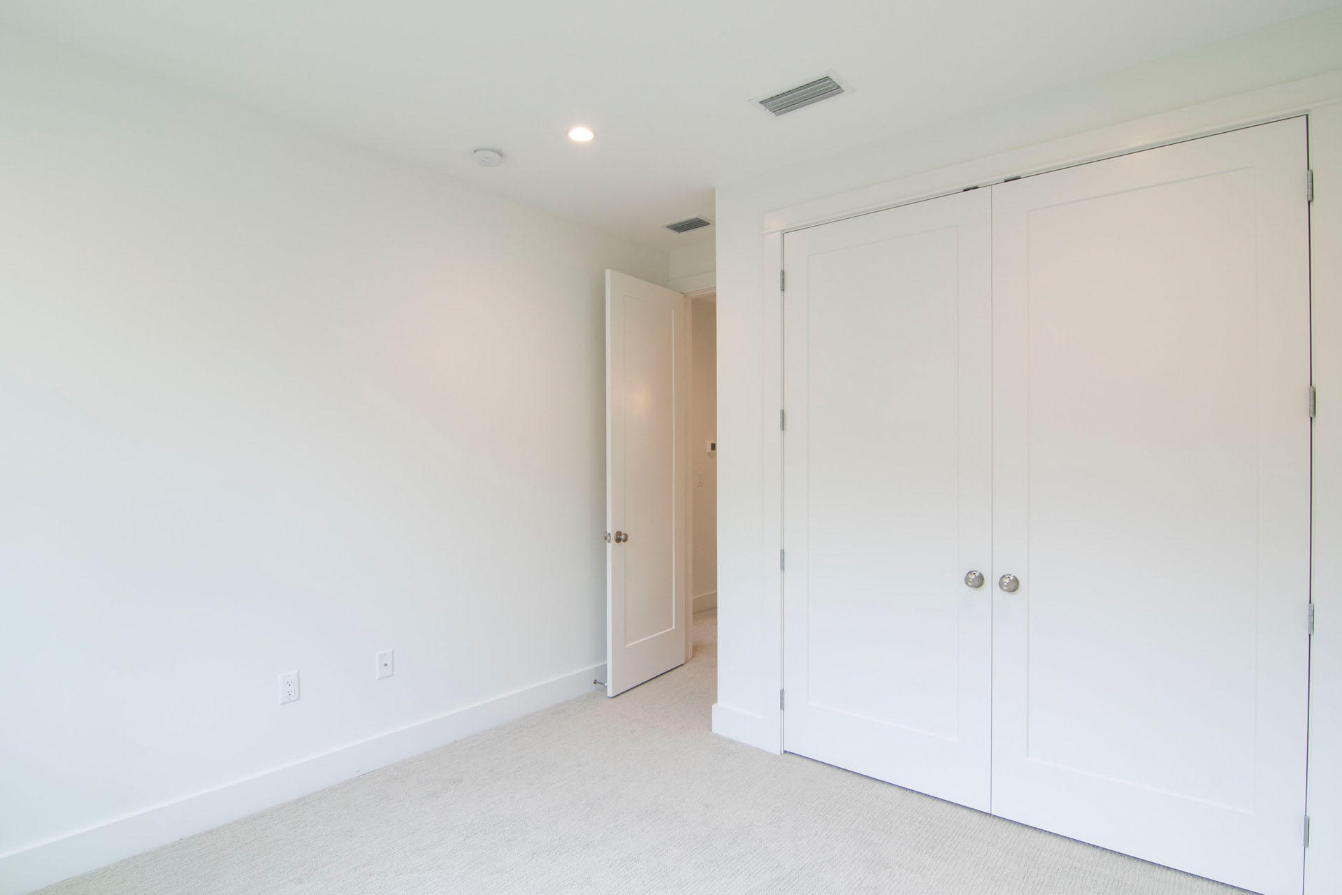 LIGHTHOUSE POINTE - Residential