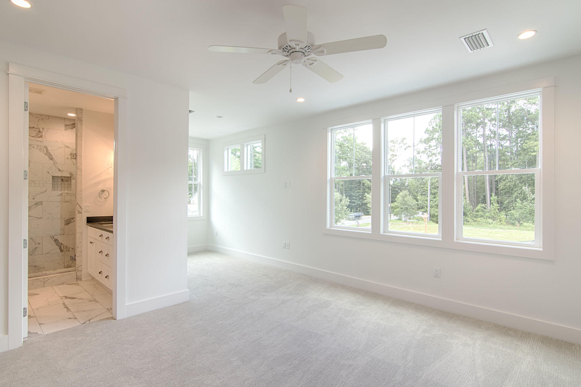 LIGHTHOUSE POINTE - Residential