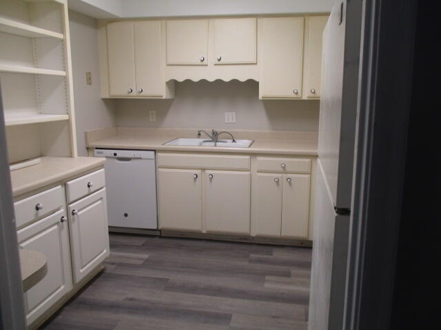 HIDDEN COVE T/H - Residential Lease