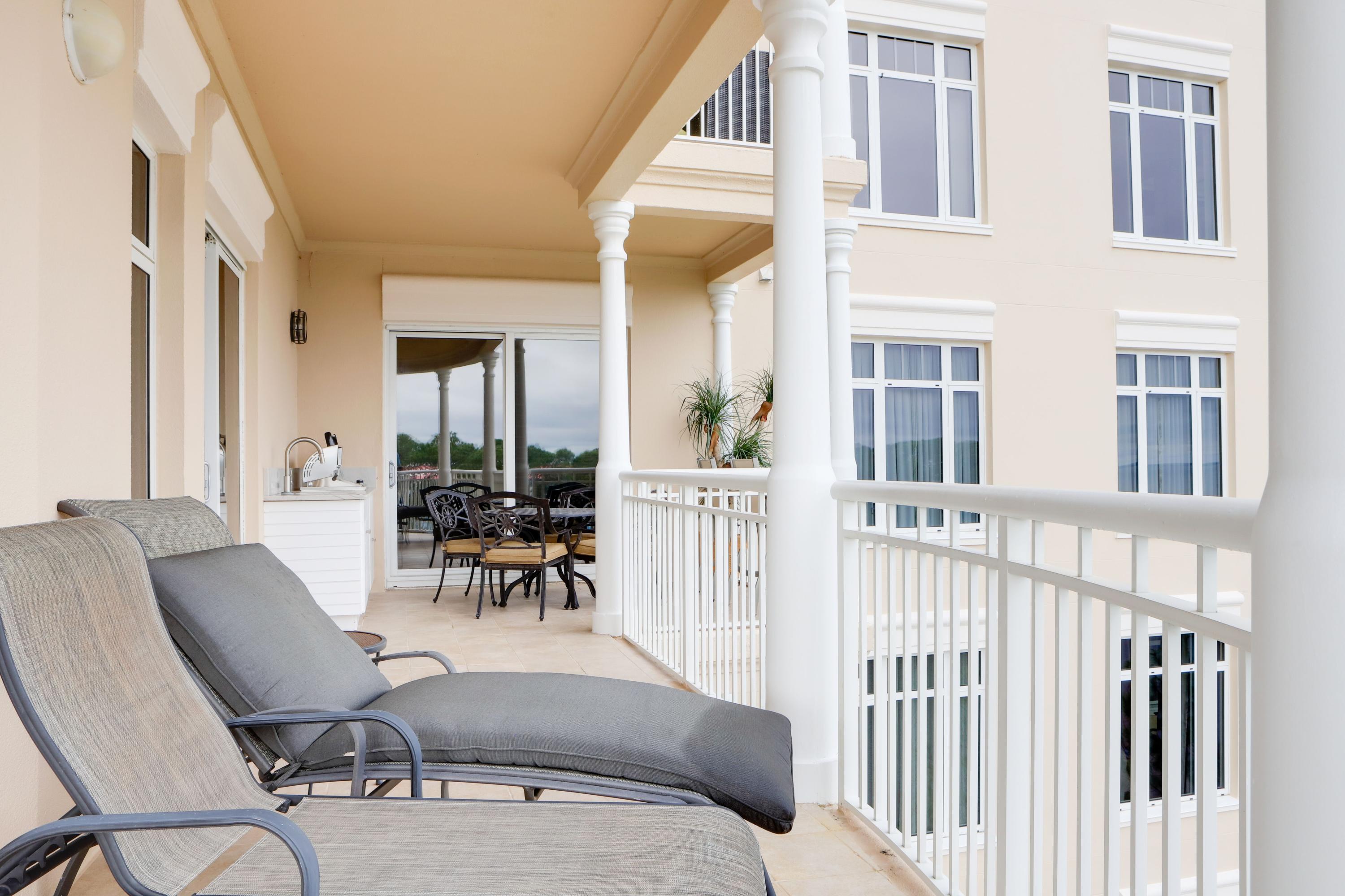 ONE WATER PLACE AT KELLY PLANTATION - Residential