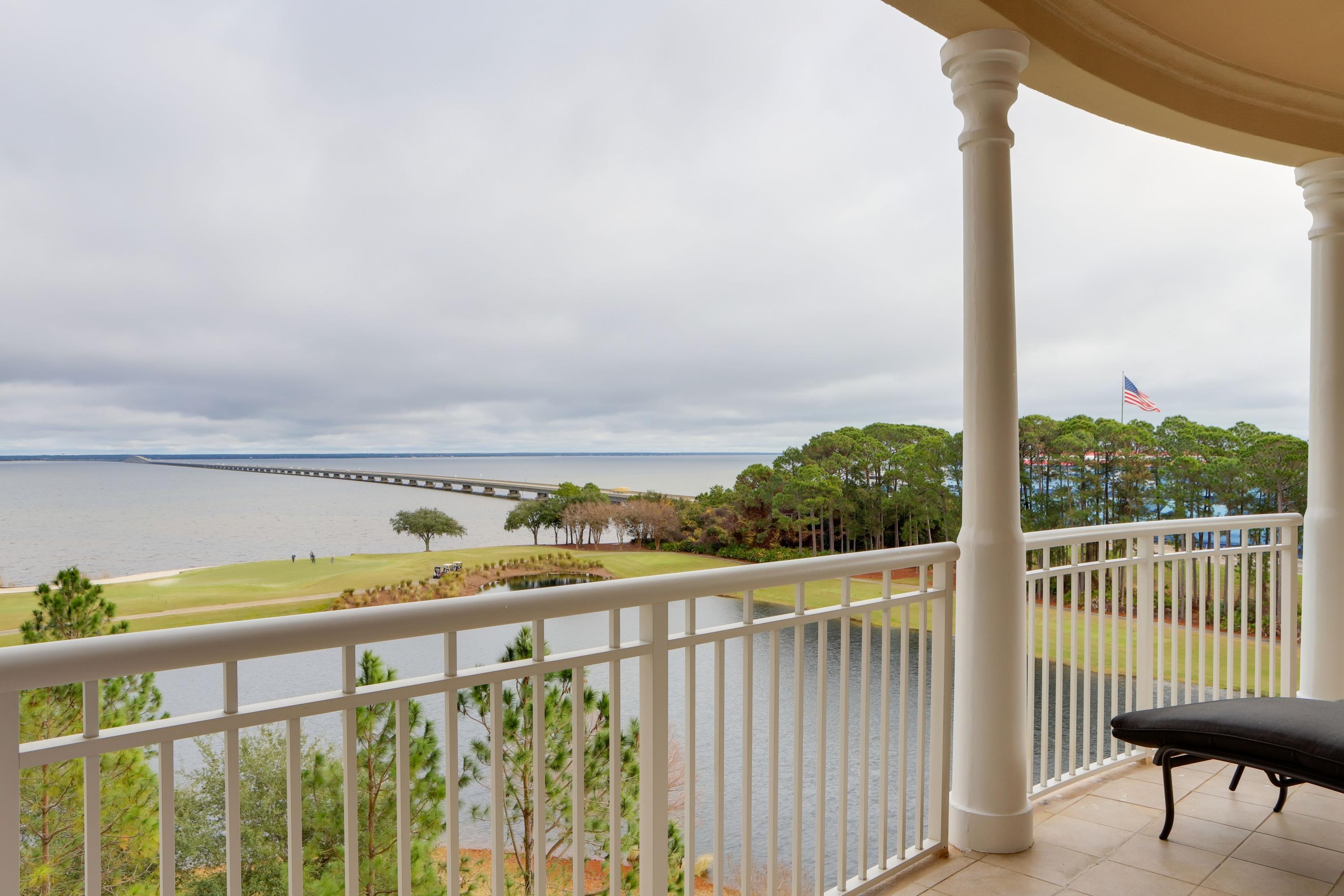 ONE WATER PLACE AT KELLY PLANTATION - Residential