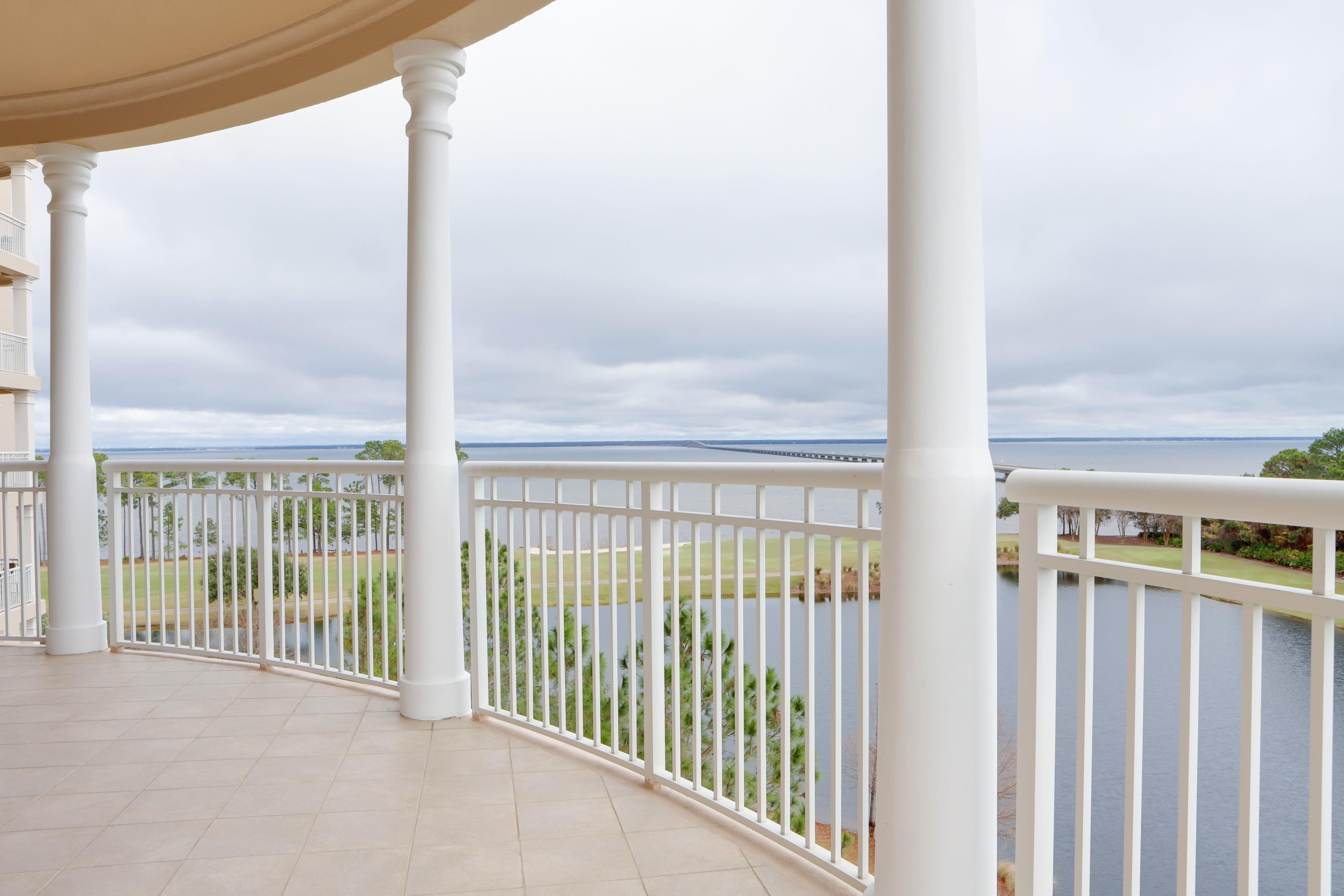 ONE WATER PLACE AT KELLY PLANTATION - Residential