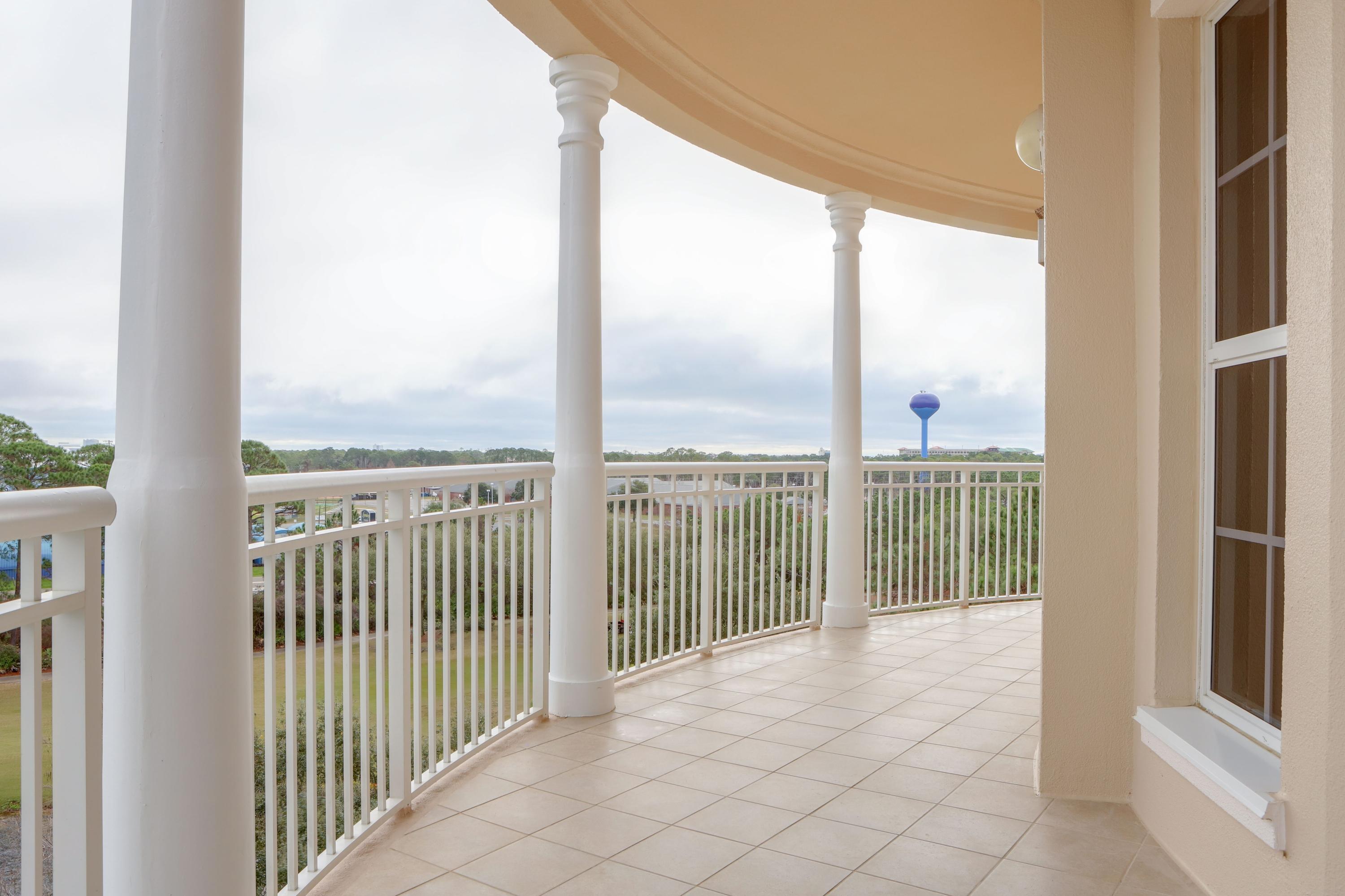 ONE WATER PLACE AT KELLY PLANTATION - Residential