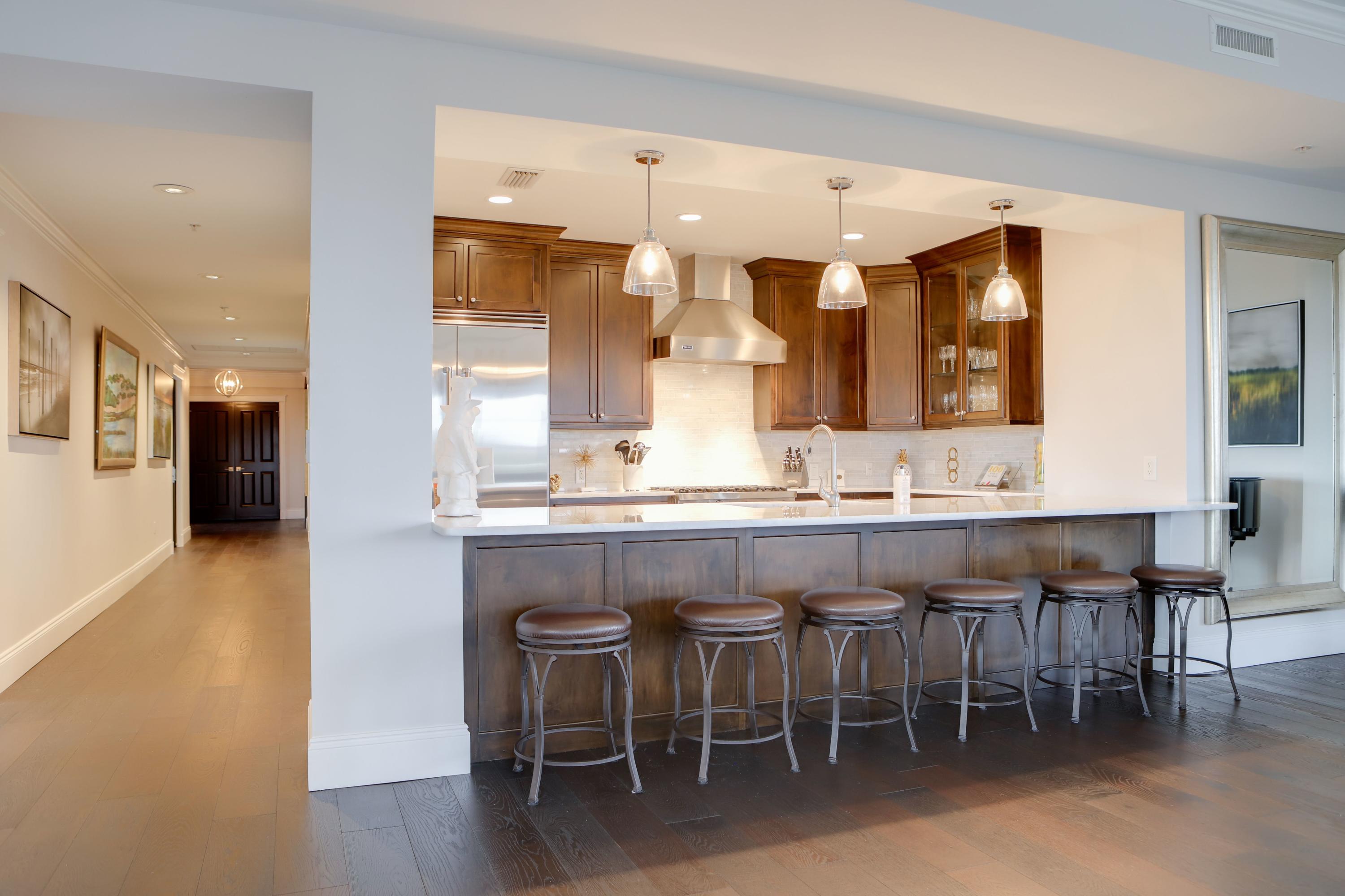 ONE WATER PLACE AT KELLY PLANTATION - Residential