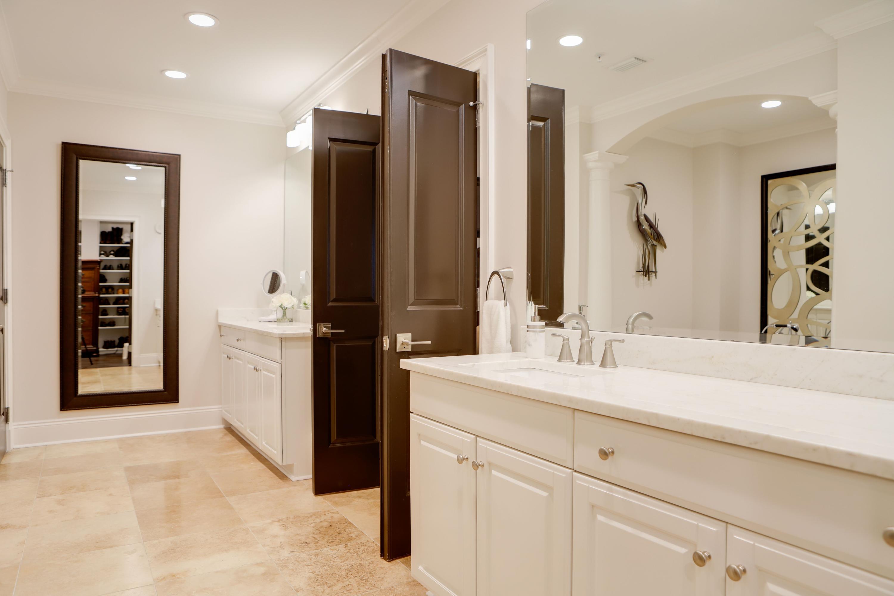 ONE WATER PLACE AT KELLY PLANTATION - Residential