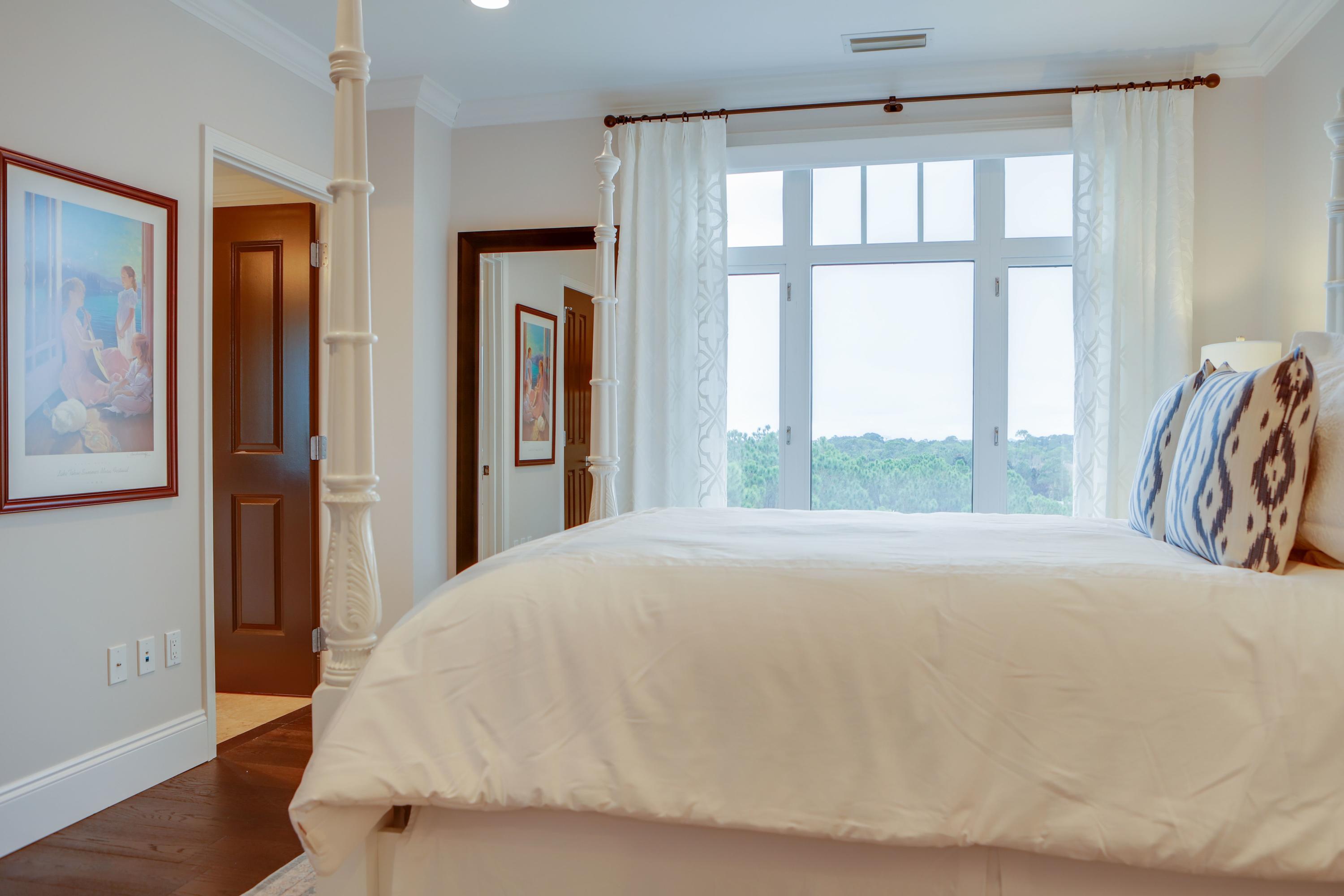 ONE WATER PLACE AT KELLY PLANTATION - Residential