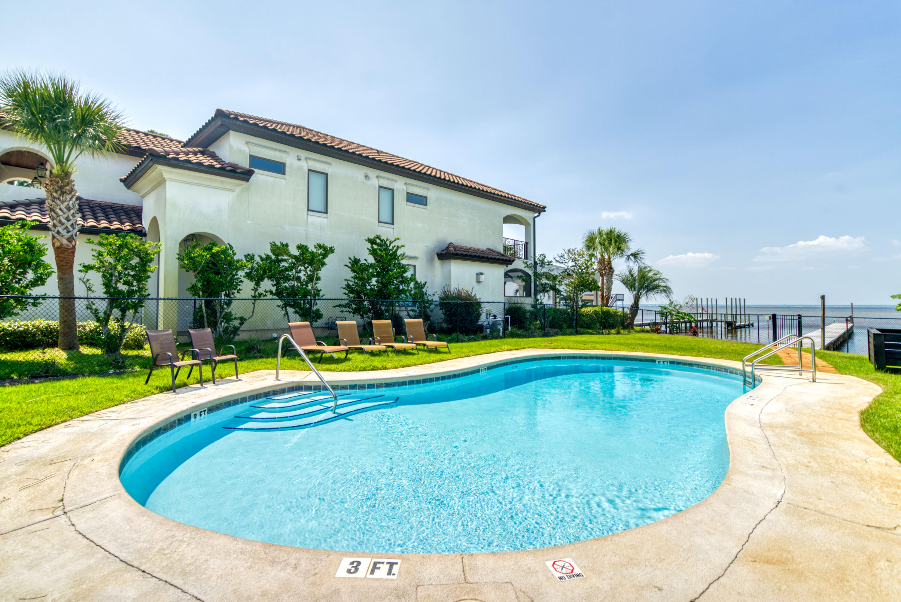 BAY BRIDGE LANDING - Residential