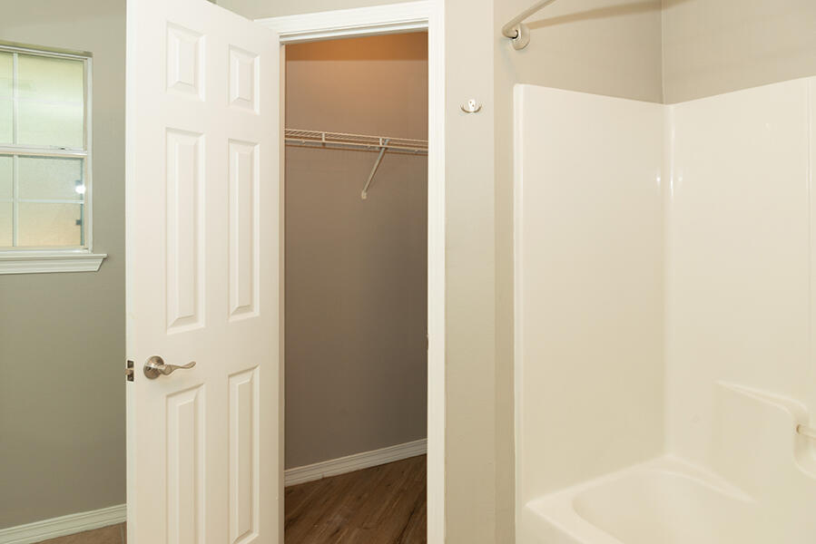 BISCAYNE POINTE/PINE RANCH - Residential