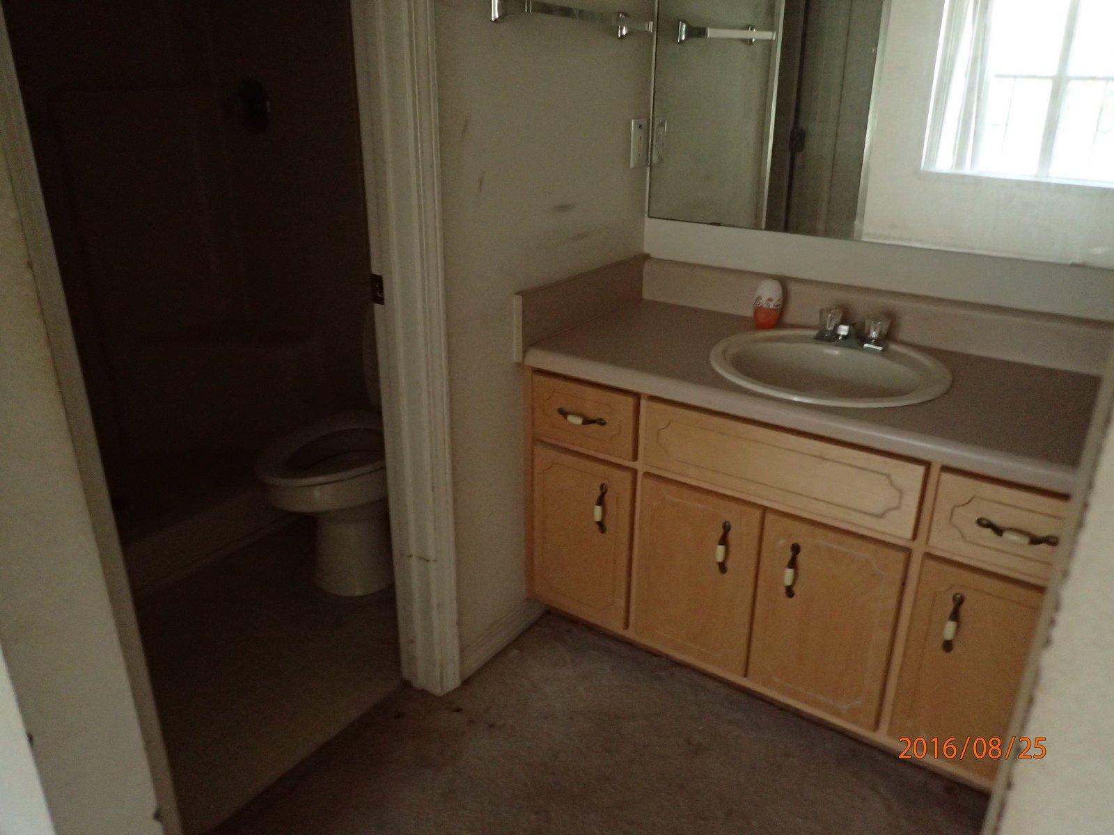 PINE SHORES - Residential